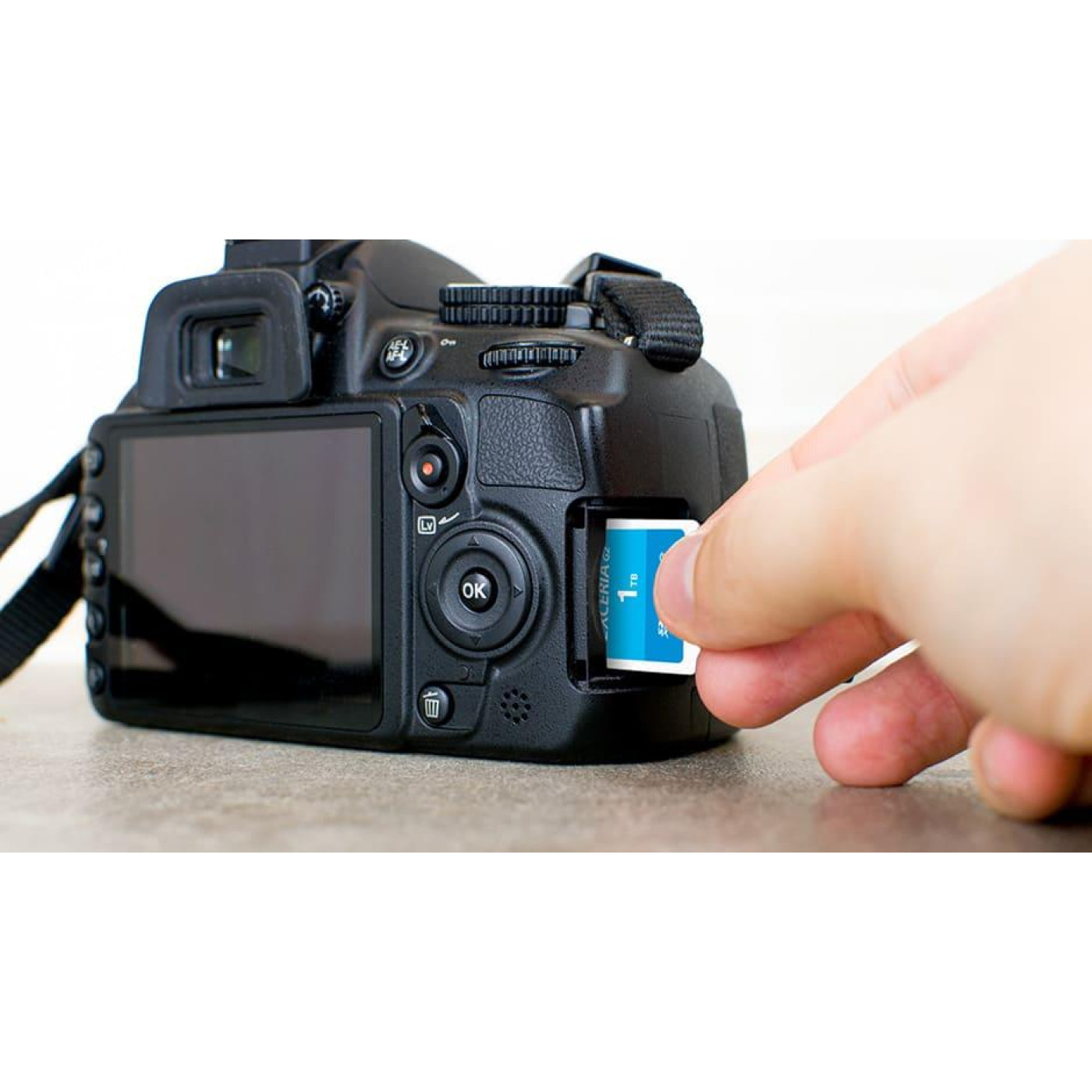 Карта пам’яти 128GB UHS-I LNEX2L128GG4 KIOXIA