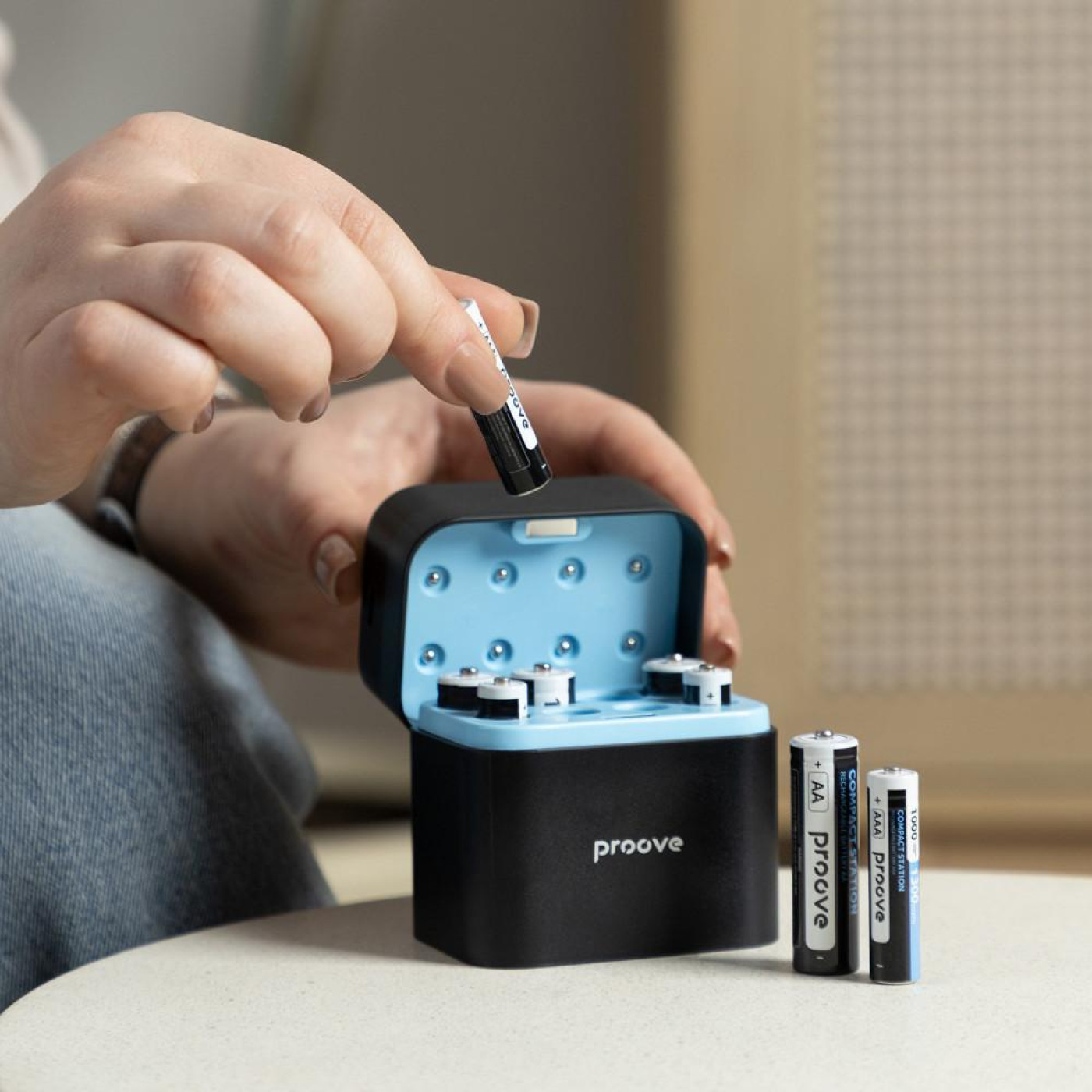 Зарядний Пристрій з Акумуляторними Батарейками Proove Compact Station 8pcs (4xAAA + 4xAA) black