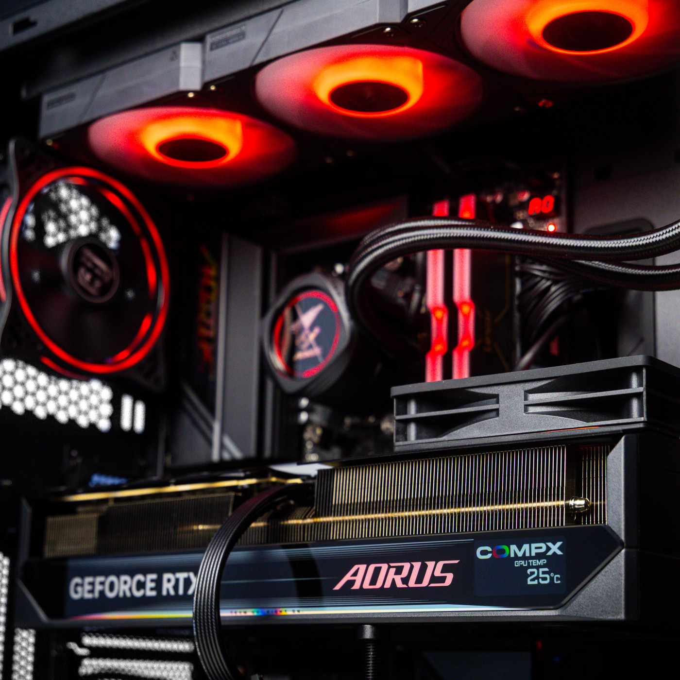 Компьютер Powered by Gigabyte_960 (RTX 5080 16 Гб, Ryzen 7 9800X3D, DDR5 32 Гб, SSD