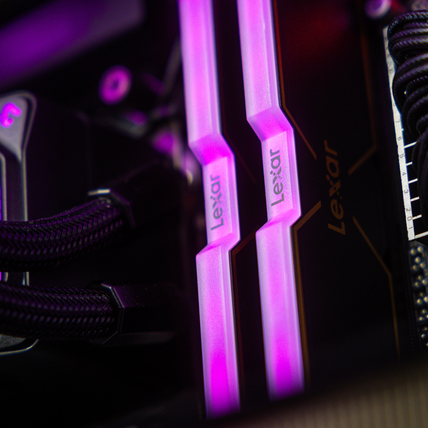 Компьютер Powered by Gigabyte_934 (RTX 5070 12 Гб, Ryzen 7 7800X3D, DDR5 32 Гб, SSD