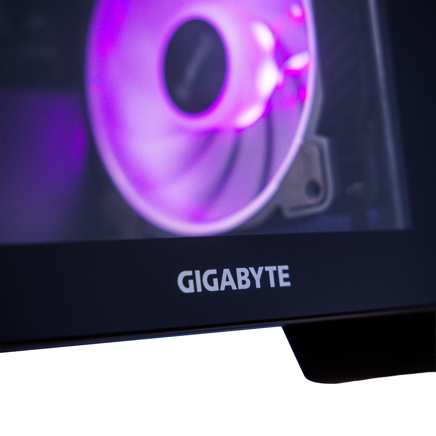 Компьютер Powered by Gigabyte_934 (RTX 5070 12 Гб, Ryzen 7 7800X3D, DDR5 32 Гб, SSD