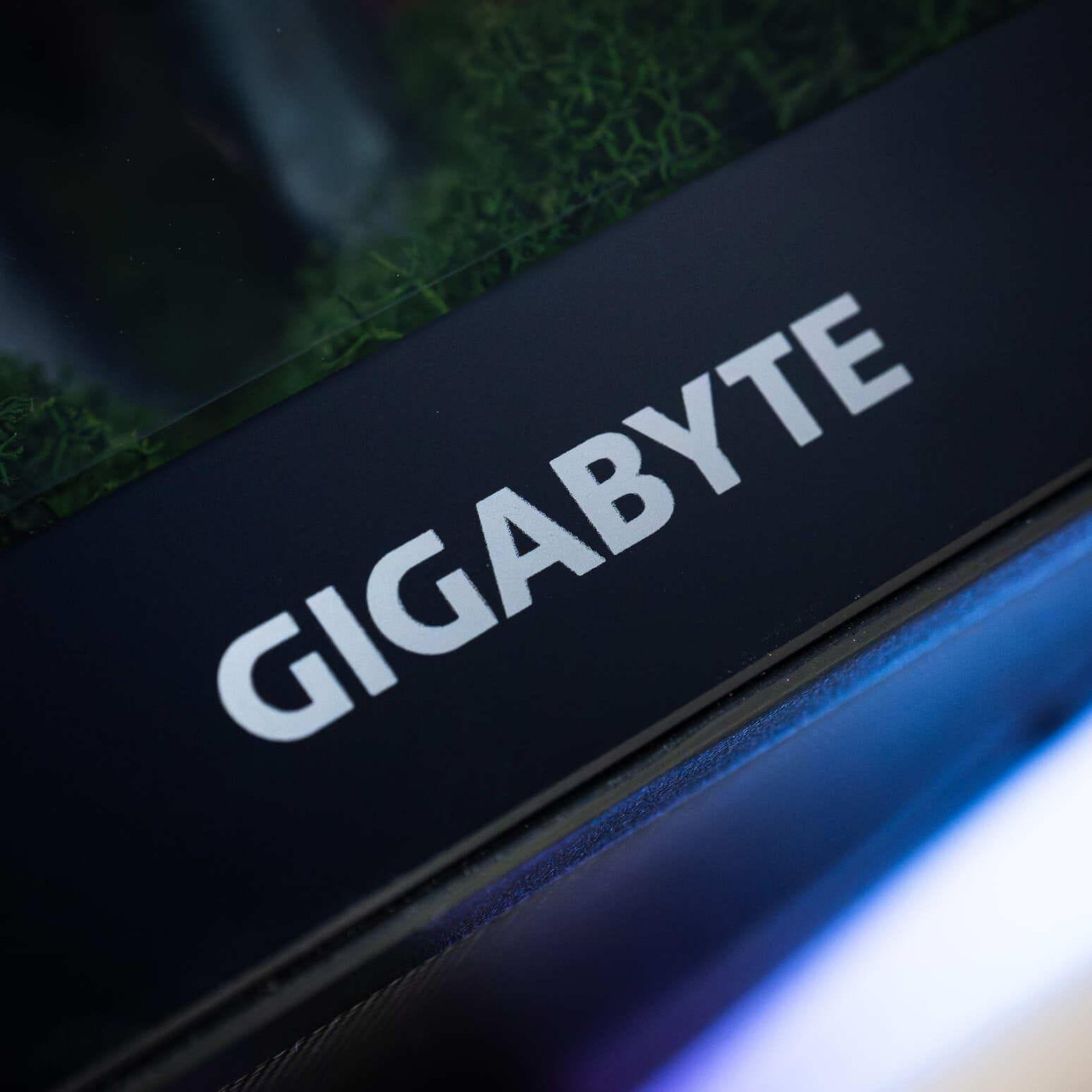 Комп'ютер TLOU 2 (Кастомна панель + 2 фігурки) tl_2403 (RTX 5070, Ryzen 9 9900X, DDR5 32 Гб, SSD 1 ТБ)