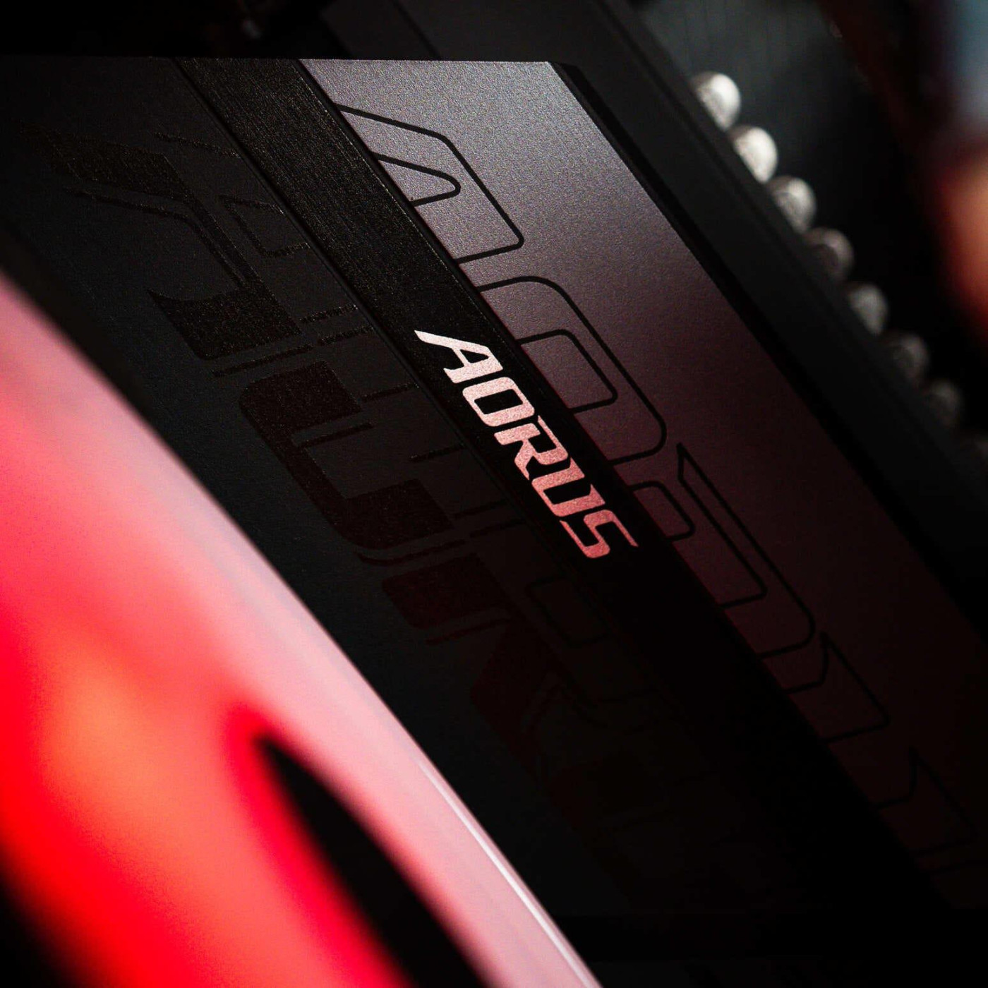 Комп'ютер TLOU 2 (Кастомна панель + 2 фігурки) tl_2403 (RTX 5070, Ryzen 9 9900X, DDR5 32 Гб, SSD 1 ТБ)