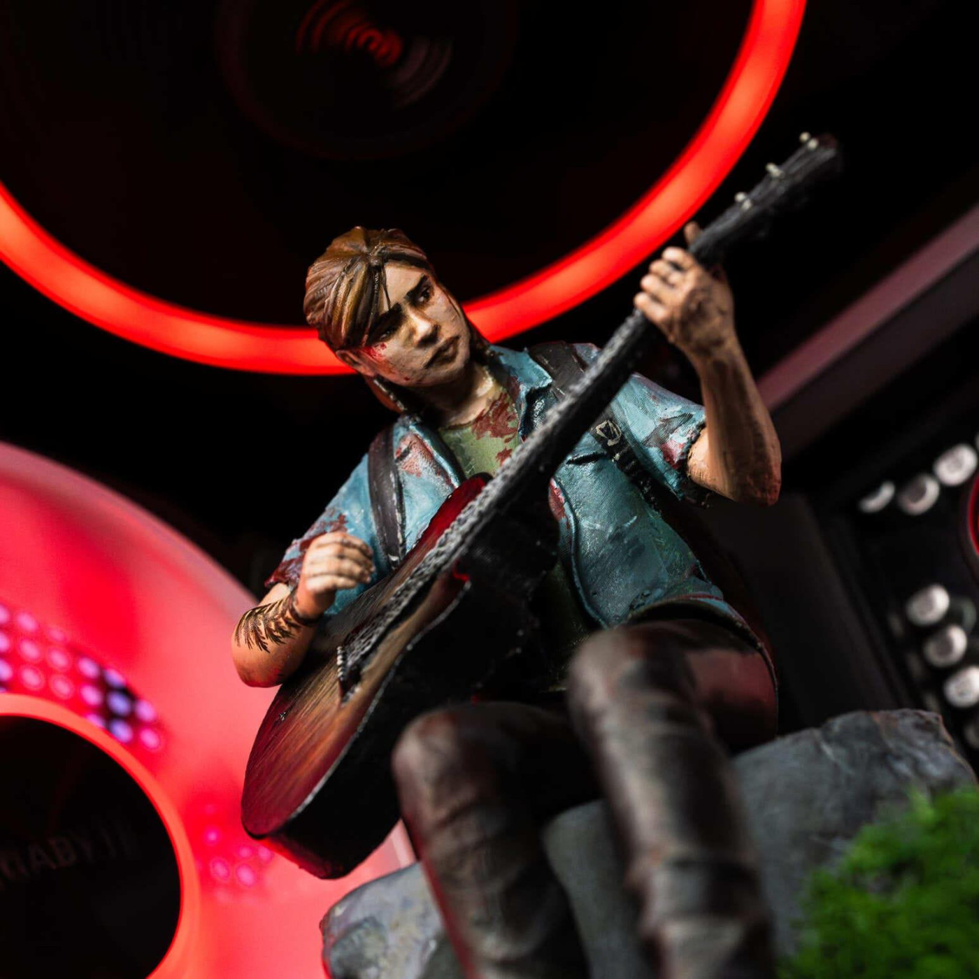 Комп'ютер TLOU 2 (Кастомна панель + 2 фігурки) tl_2416 (RTX 5070, Ryzen 9 9900X, DDR5 64 Гб, SSD 2 ТБ)