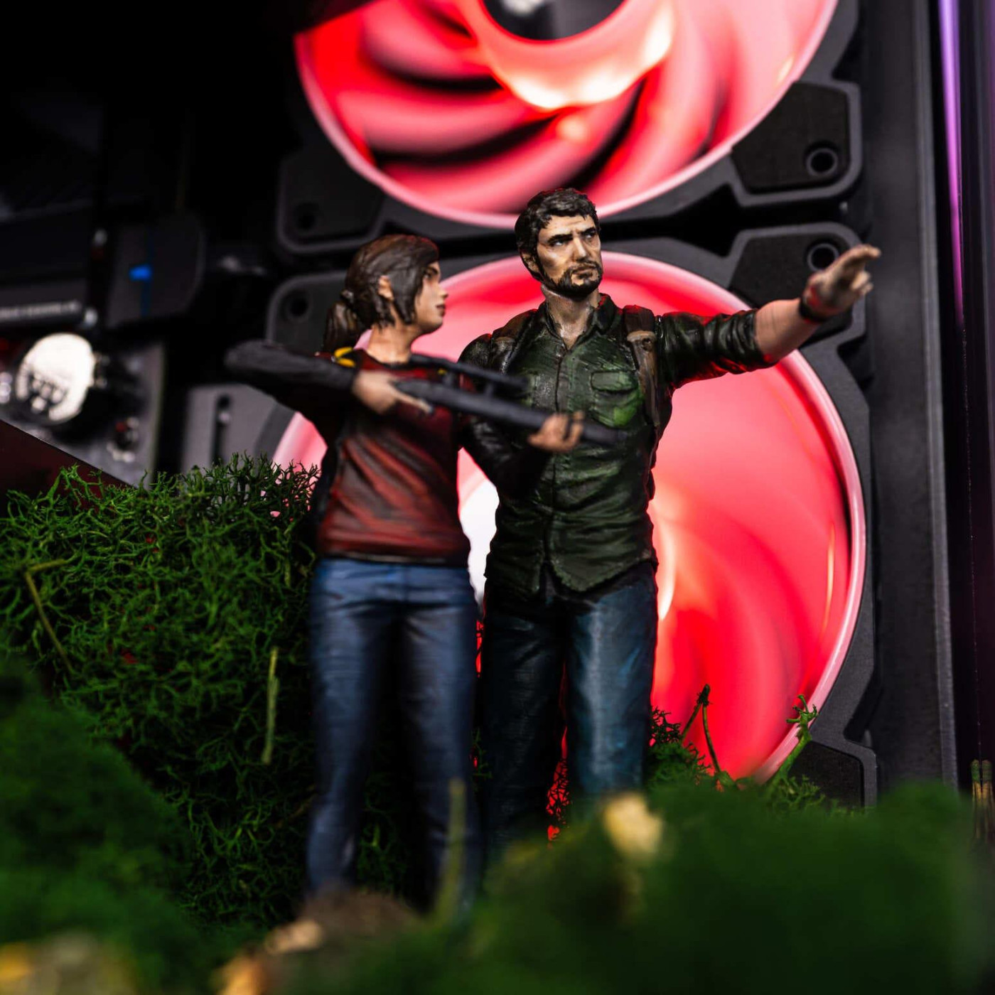 Комп'ютер TLOU 2 (Кастомна панель + 2 фігурки) tl_2377 (RTX 5070 Ti, Ryzen 9 9900X, DDR5 64 Гб, SSD 2 ТБ)