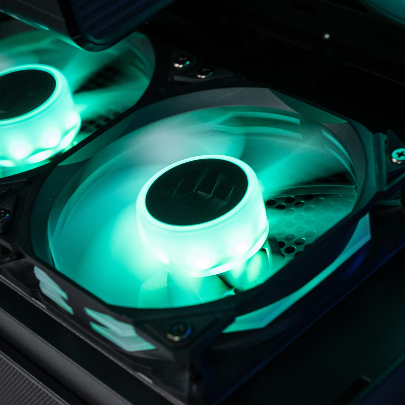 Компьютер Dominator_3209 (RTX 5090, Ryzen 7 7800X3D, DDR5 32 Гб, SSD 1 ТБ)