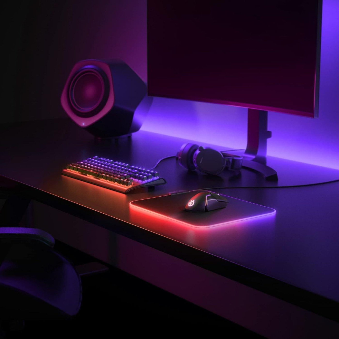 Игровая поверхность SteelSeries QcK Prism RGB Cloth M Black (63825)