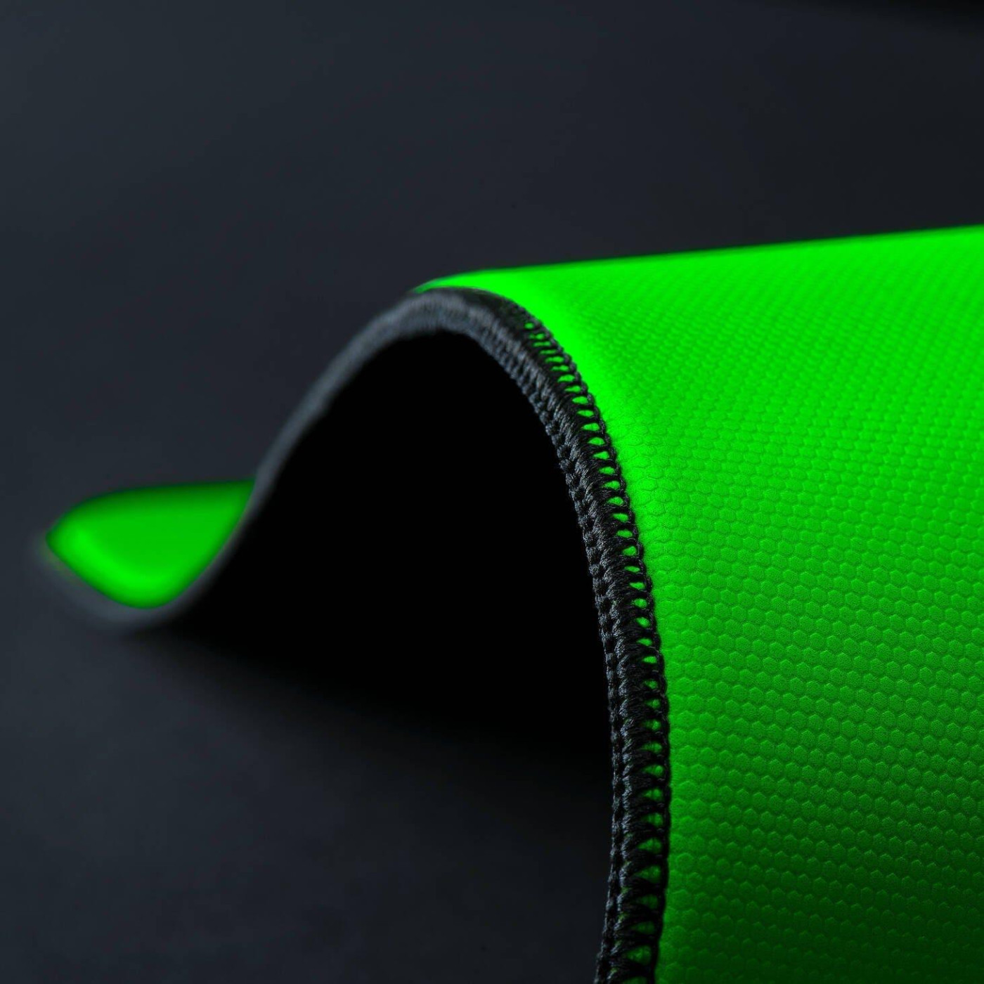 Ігрова поверхня Razer Gigantus V2 PRO Max Control L (RZ02-05490100-R3M1)