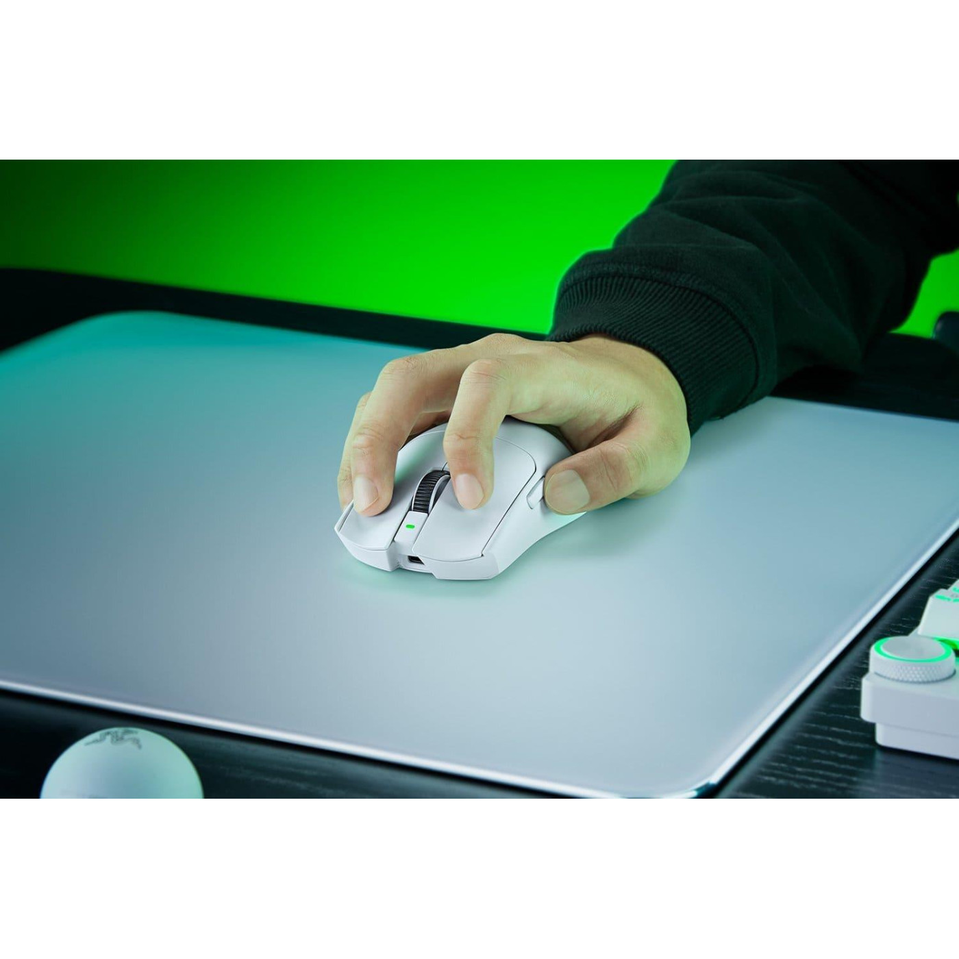 Мышь Razer Viper V4 PRO Wireless White (RZ01-05630200-R3G1)