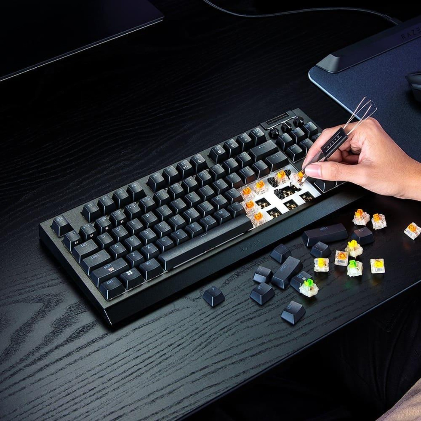 Клавіатура Razer BlackWidow V4 TKL Hyperspeed (RZ03-05480100-R3M1)