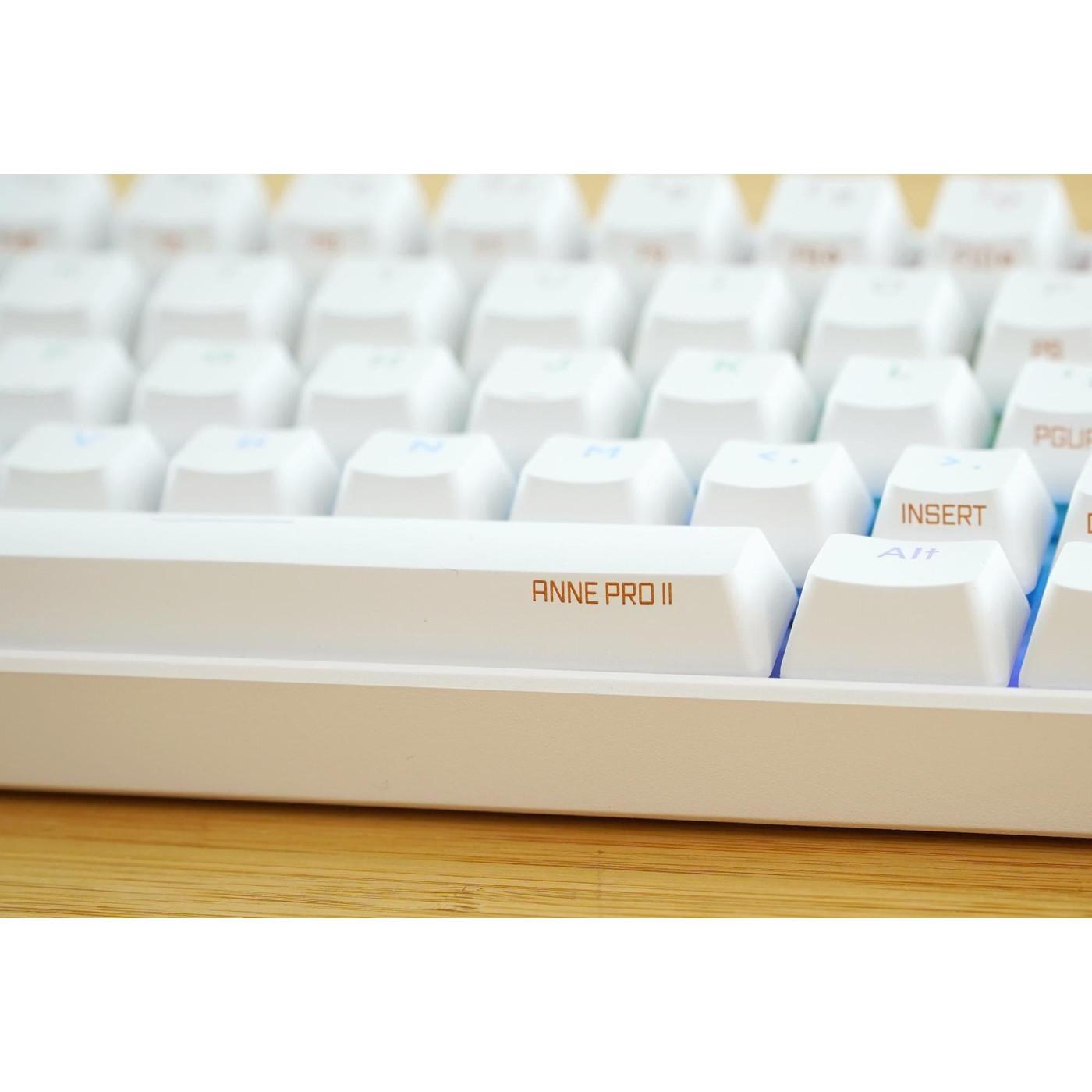 Клавиатура Obinslab ANNE PRO 2 60% RGB Gateron Pro Red Switch USB BT EN, билий (ANNE PRO 2) Б/у