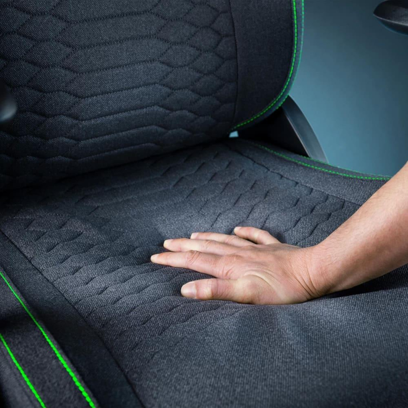 Игровое кресло Razer Iskur V2 Fabric Black (RZ38-05310100-R3G1)
