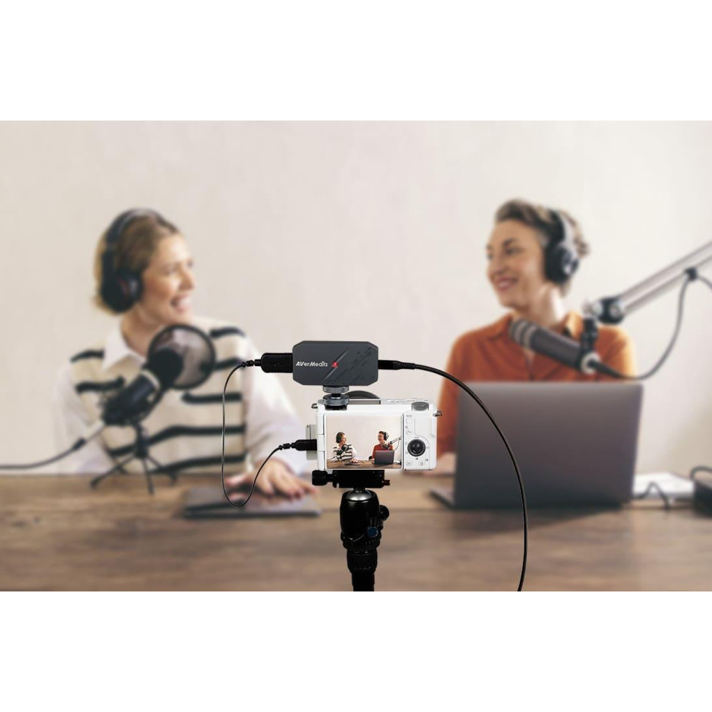 Устройство захвата видео AVerMedia BU113G2 CamStream 4K 2160p144 (pass-trought) 1080p60 (record) Black