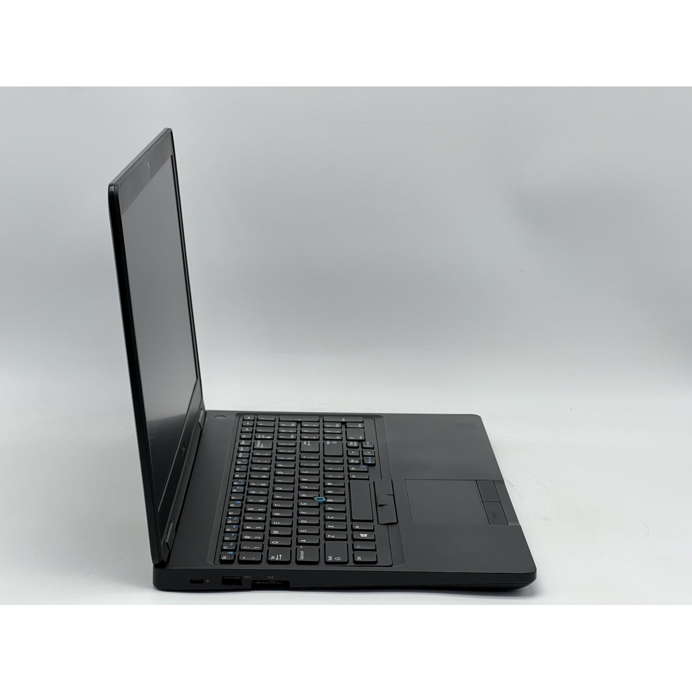 Ноутбук Dell 15.6 Latitude 5590 HD TN/Intel Core i5-7300U/8GB/120GB SSD/Intel HD Graphics 620/DOS/Black (SH2605874) Б/у