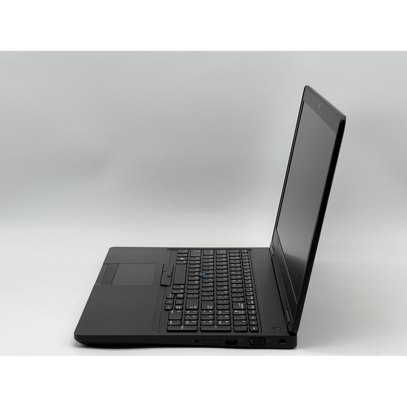Ноутбук Dell 15.6 Latitude 5590 HD TN/Intel Core i5-7300U/8GB/120GB SSD/Intel HD Graphics 620/DOS/Black (SH26061020) Б/у