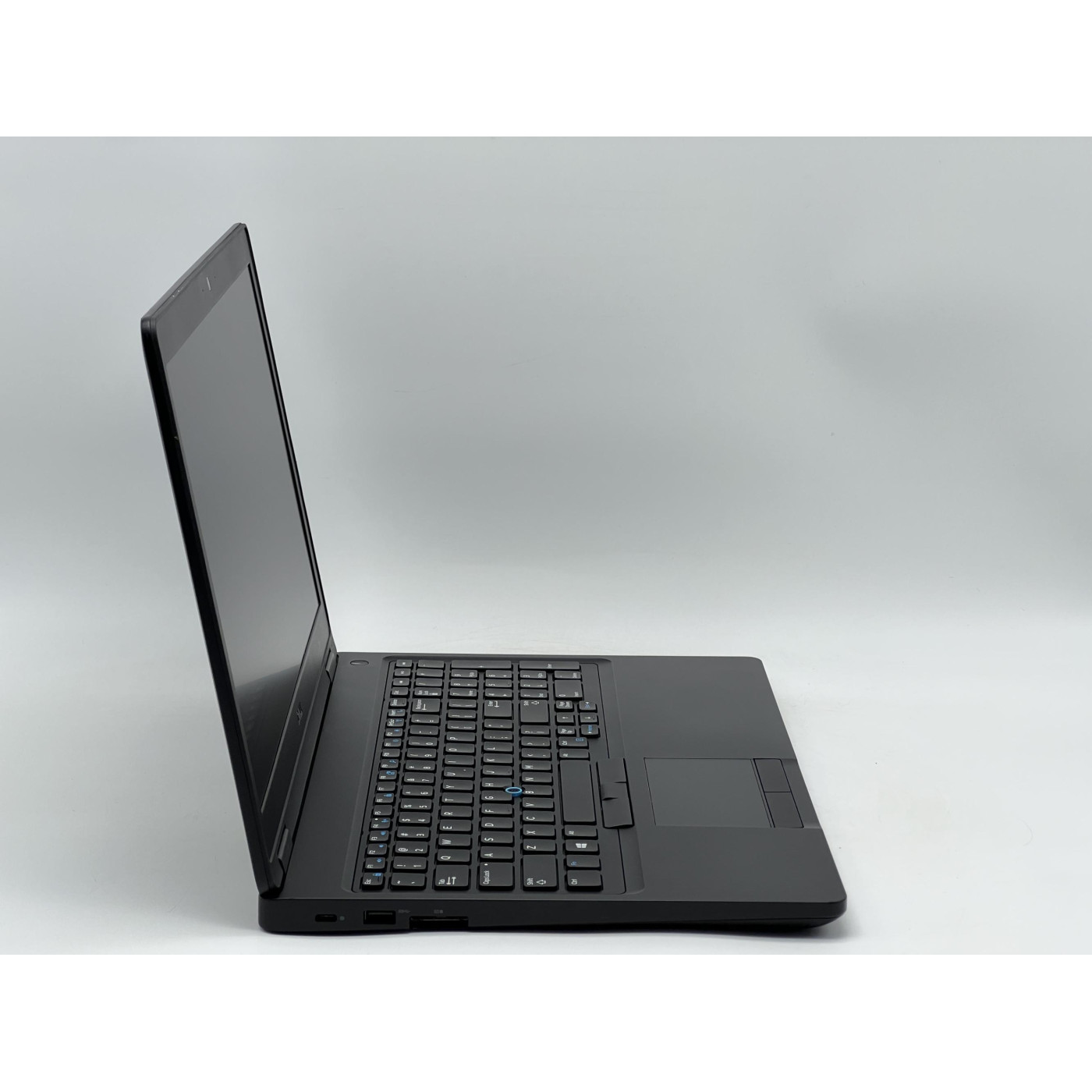 Ноутбук Dell 15.6 Latitude 5590 HD TN/Intel Core i5-7300U/8GB/120GB SSD/Intel HD Graphics 620/DOS/Black (SH26061020) Б/у