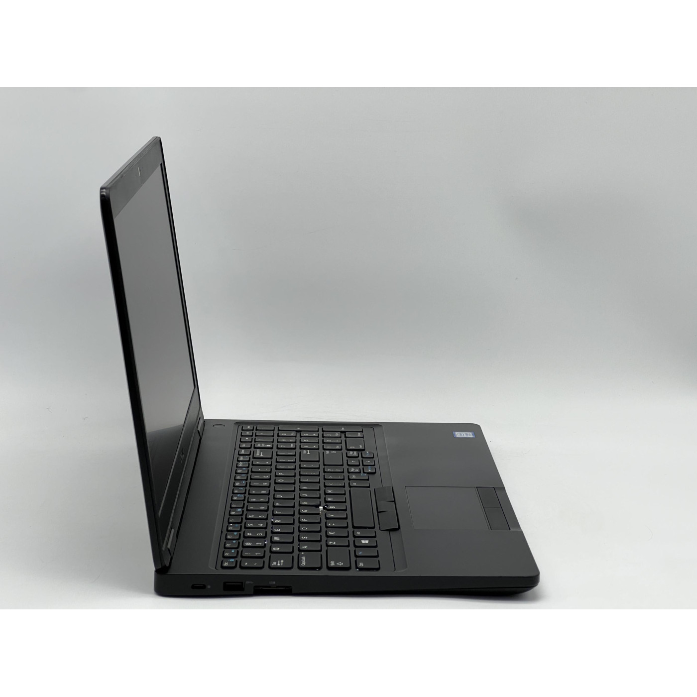 Ноутбук Dell 15.6 Latitude 5590 HD TN/Intel Core i5-7300U/8GB/120GB SSD/Intel HD Graphics 620/DOS/Black (SH26061023) Б/у