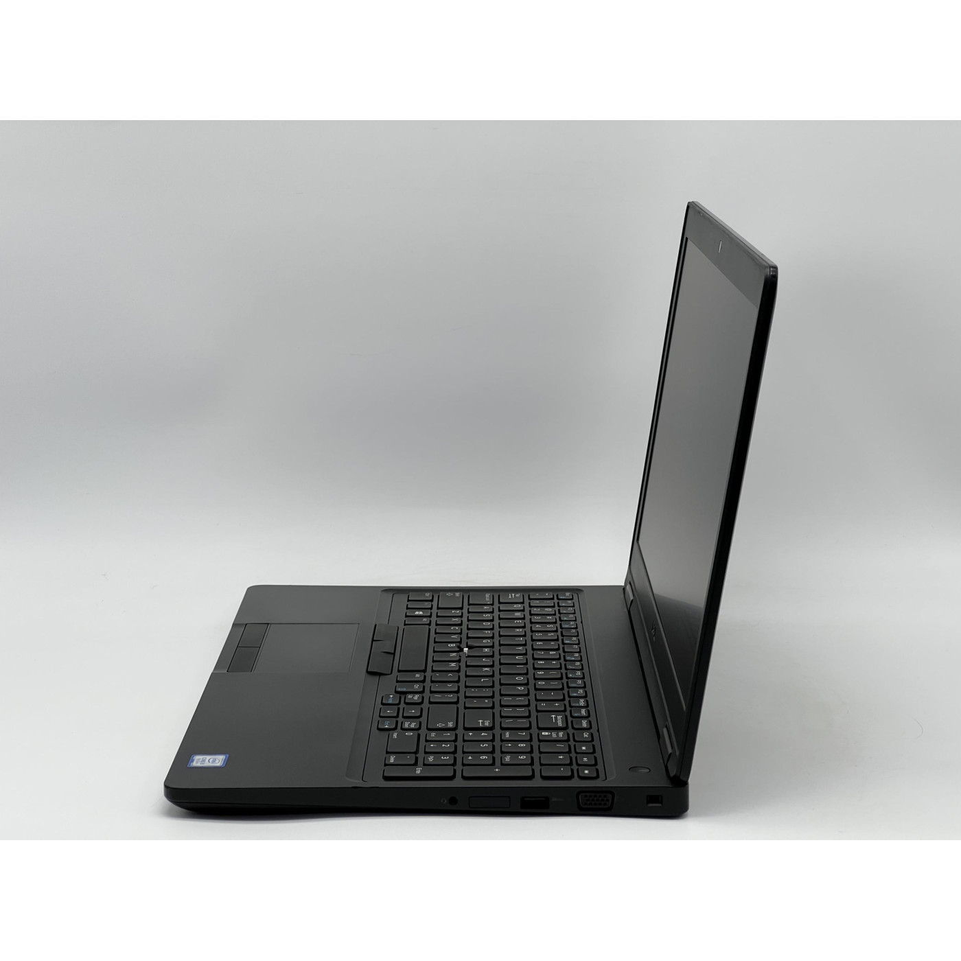Ноутбук Dell 15.6 Latitude 5590 HD TN/Intel Core i5-7300U/8GB/120GB SSD/Intel HD Graphics 620/DOS/Black (SH26061023) Б/у