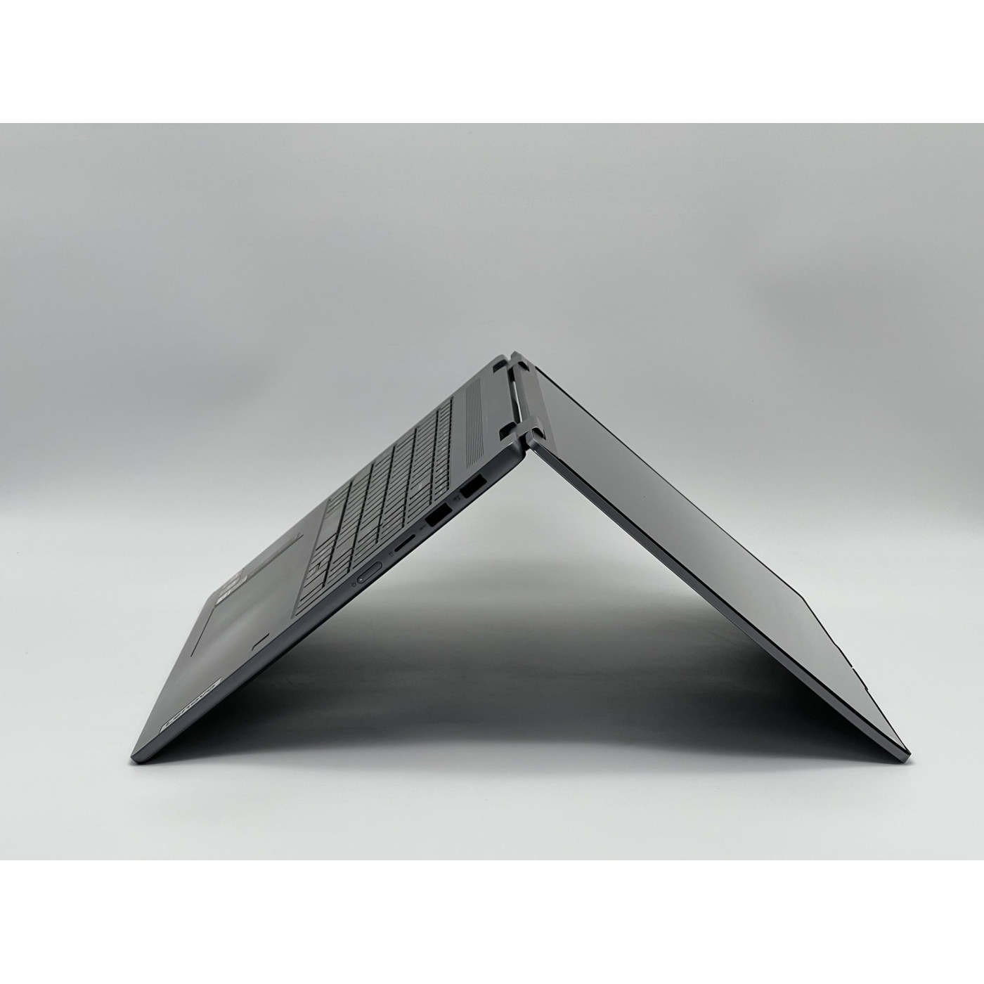 Ноутбук Lenovo 16
