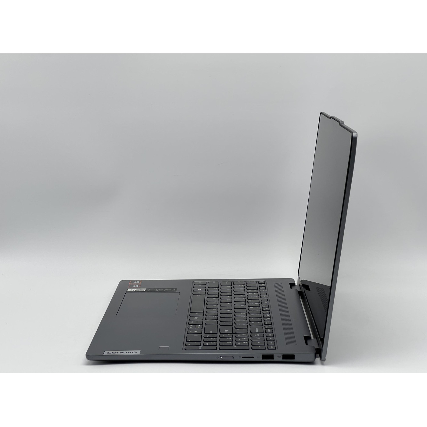 Ноутбук Lenovo 16