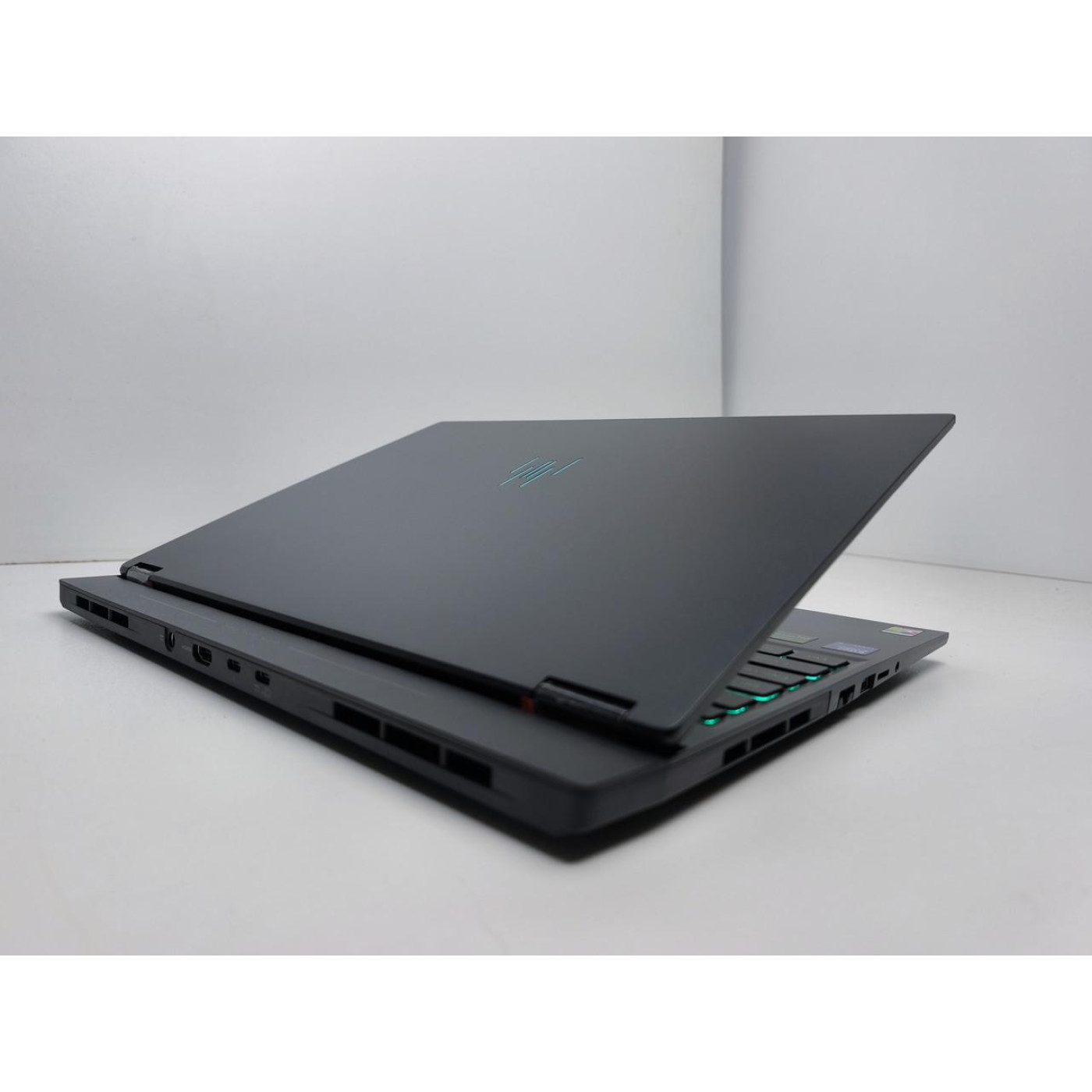 Ноутбук Acer 16 Predator Helios Neo PHN16S-71-98RF OLED 240Hz/Intel Ultra 9-275HX/32GB/1TB/RTX 5070 Ti 12GB/DOS (NH.U0KAA.001)