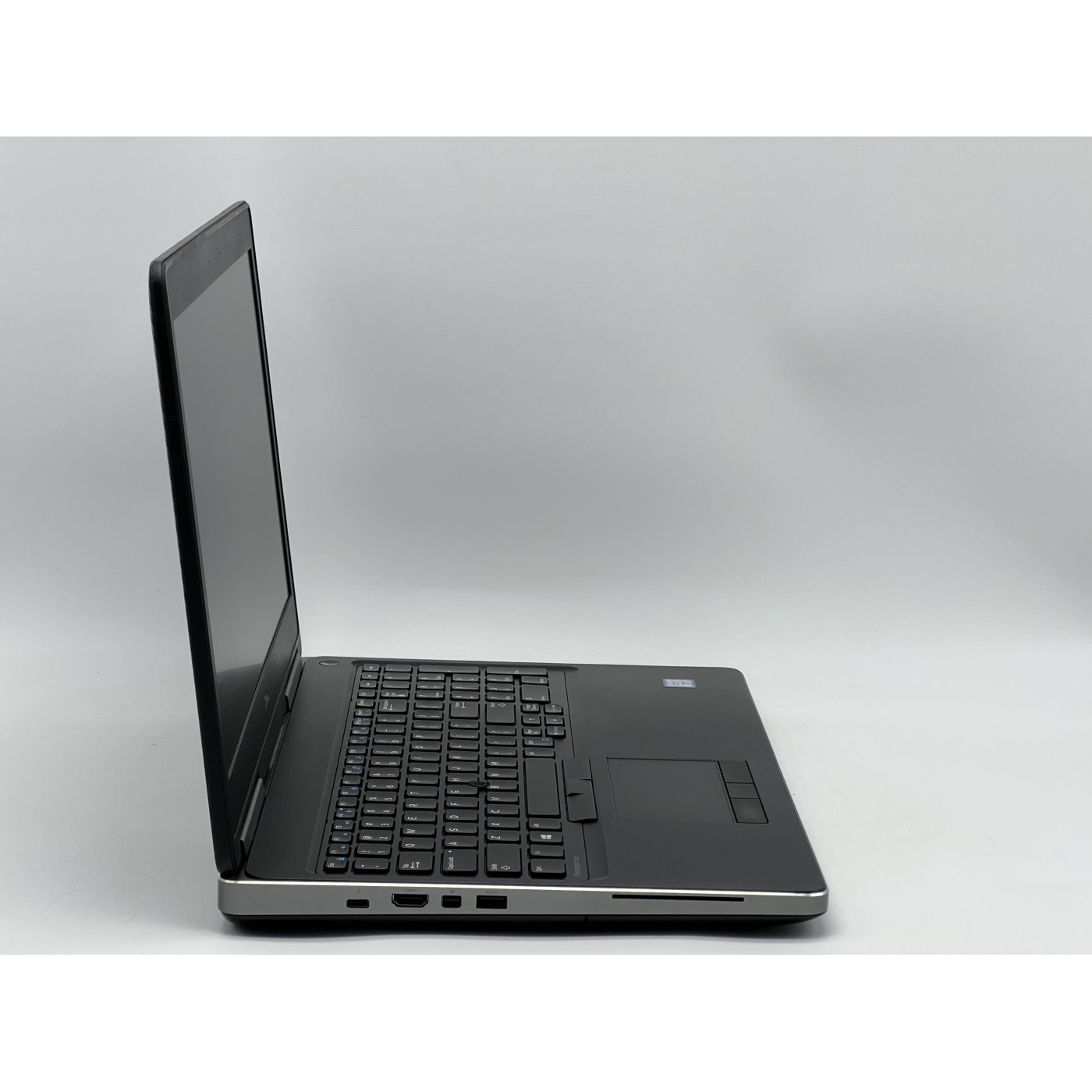 Ноутбук Dell 15.6 Precision 7520 FHD IPS/Intel Xeon E3-1505M v6/16GB/500GB HDD/Intel HD Graphics P630/DOS/Black (SH2605339) Б/у