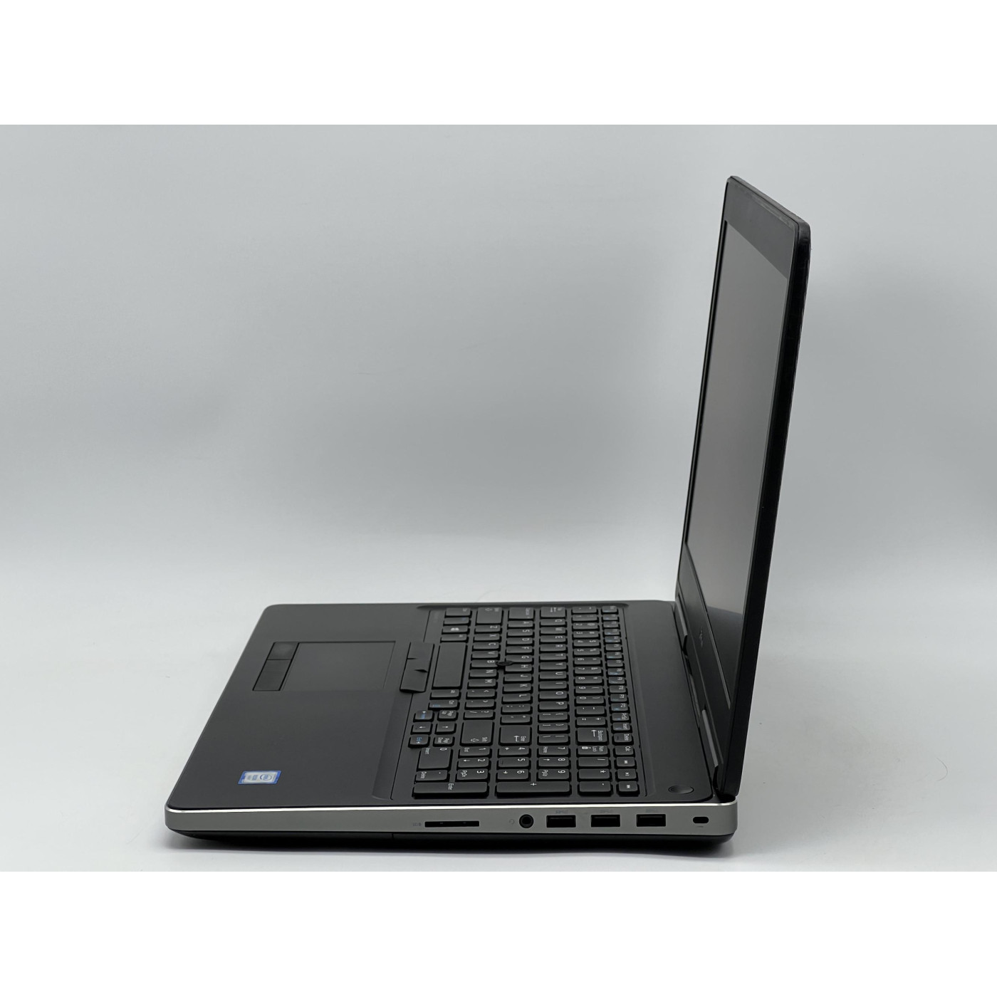 Ноутбук Dell 15.6 Precision 7520 FHD IPS/Intel Xeon E3-1505M v6/16GB/500GB HDD/Intel HD Graphics P630/DOS/Black (SH2605339) Б/у