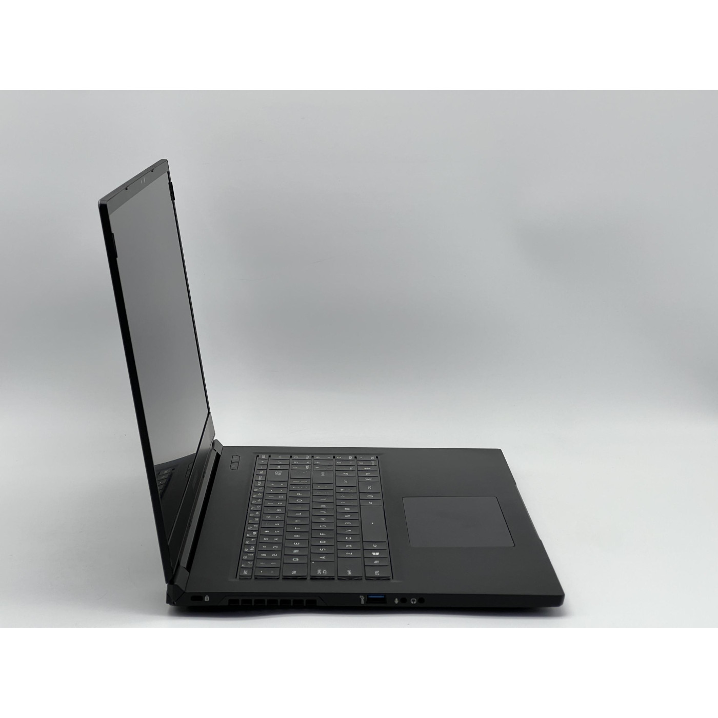 Ноутбук Maingear 17.3