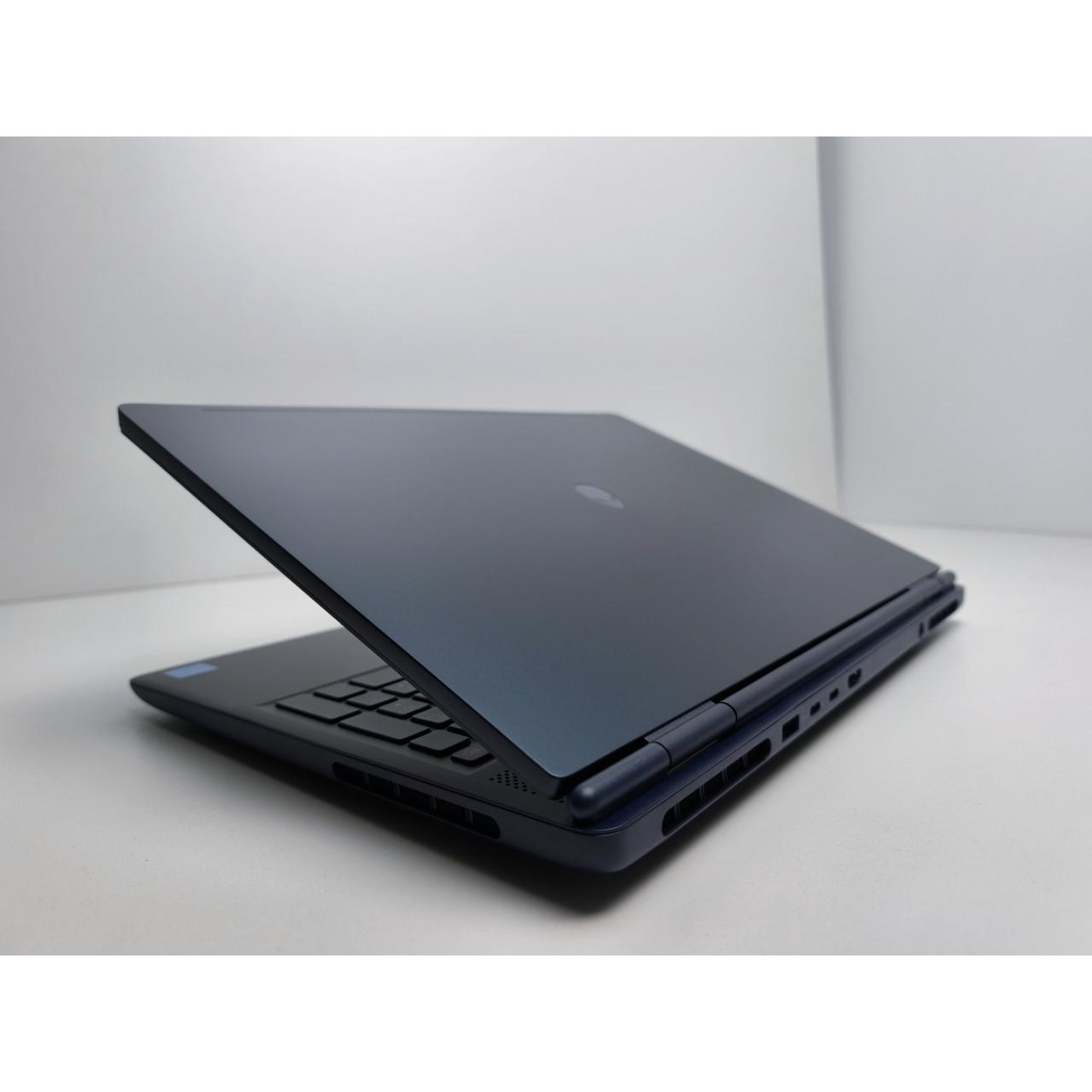 Ноутбук Dell 16 Alienware 16 Aurora 2.5K IPS 120Hz/Intel 7-240H/32GB/1TB/RTX 5060 8GB/DOS (LAC16250-7568BLU-PUS)