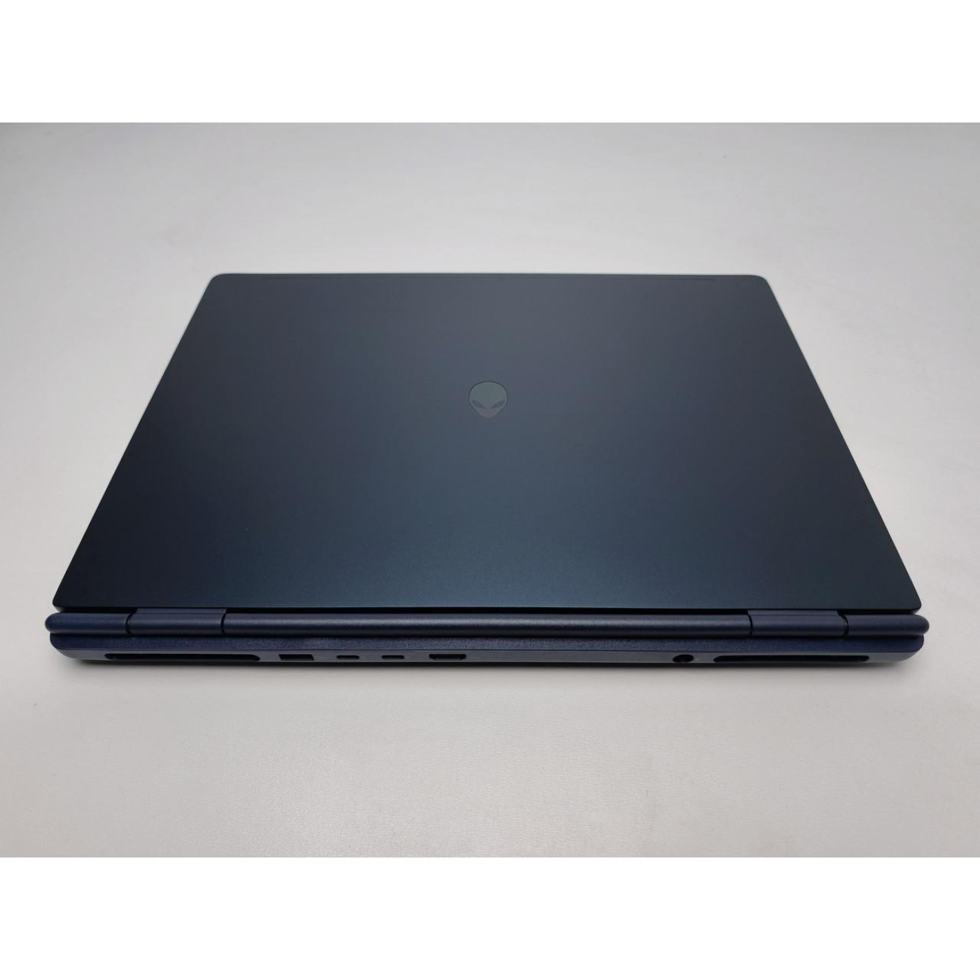 Ноутбук Dell 16 Alienware 16 Aurora 2.5K IPS 120Hz/Intel 7-240H/32GB/1TB/RTX 5060 8GB/DOS (LAC16250-7568BLU-PUS)
