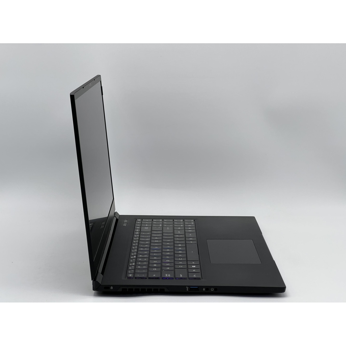 Ноутбук Maingear 17.3