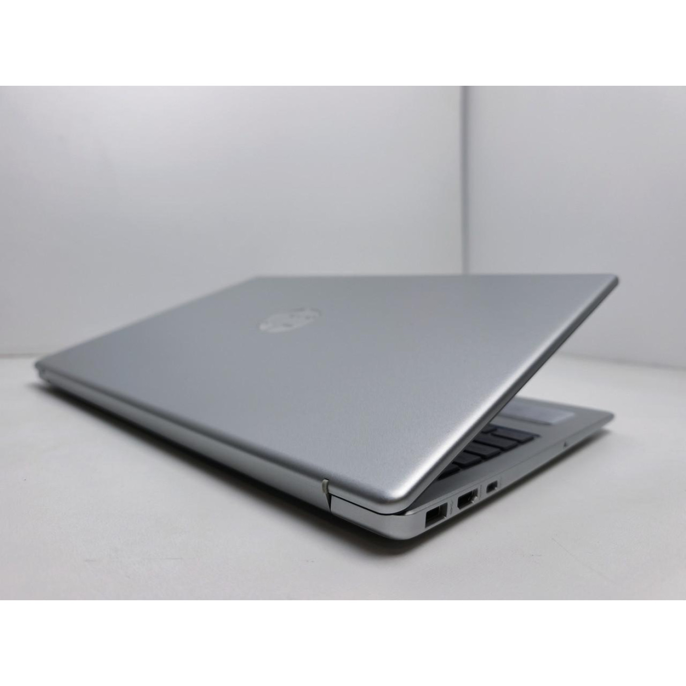 Ноутбук Hewlett Packard 15.6 HP 15 FHD IPS/Intel Core i3-N305/8GB/256GB SSD/Intel UHD Graphics/DOS/Silver (14399) Б/у
