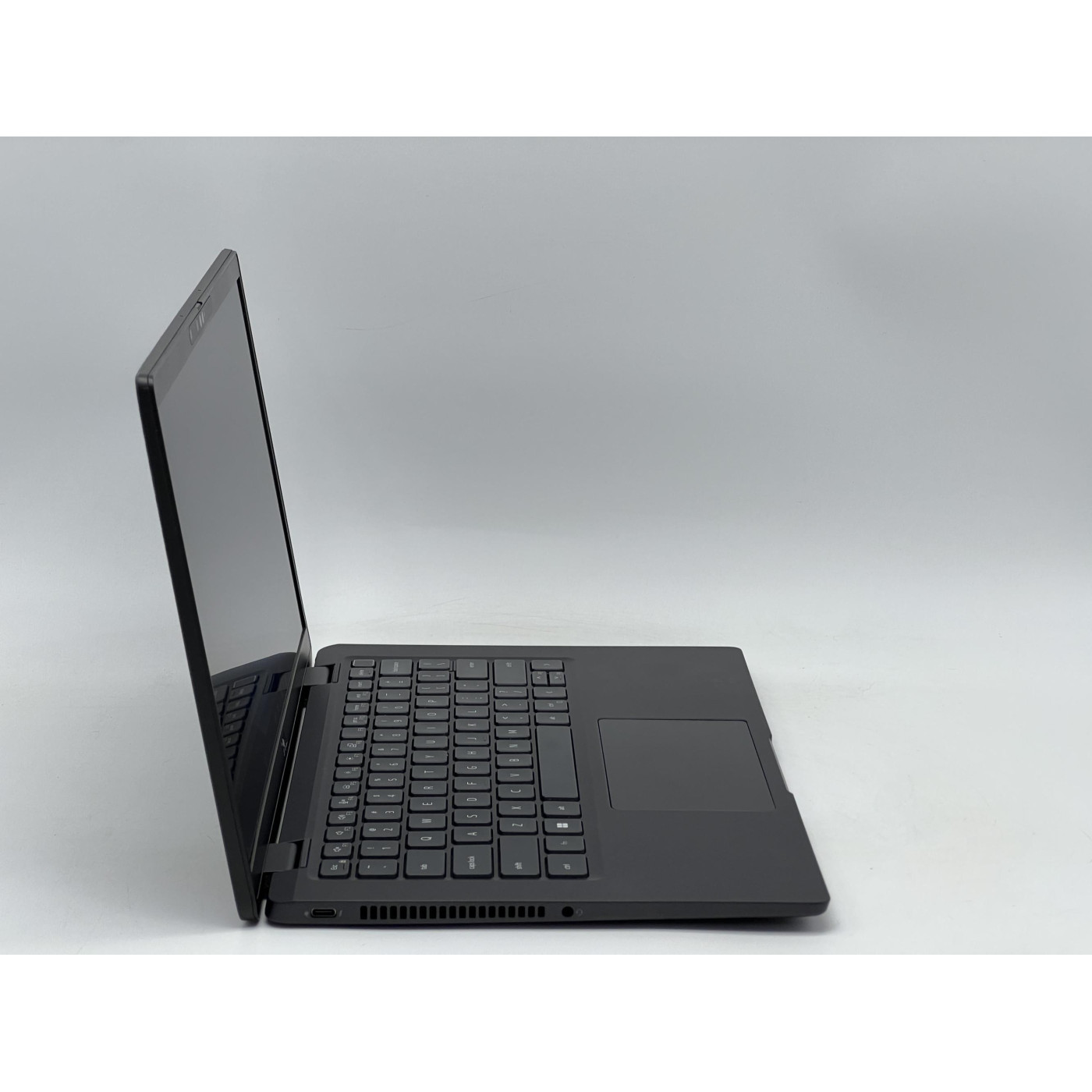 Ноутбук Dell 14 Latitude 7430 FHD IPS/Intel Core i5-1245U/16GB/240GB SSD/Intel Iris Xe Graphics/DOS/Black (SH26061602) Б/у