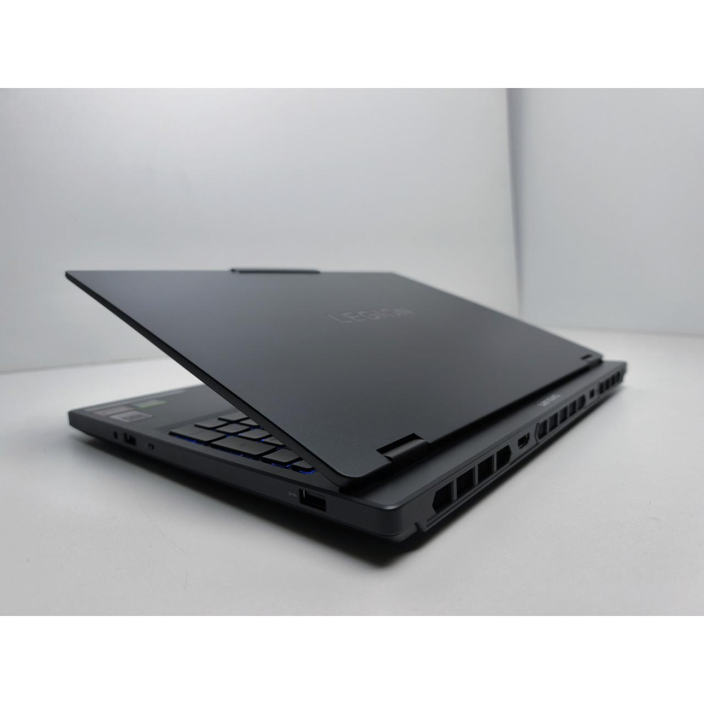 Ноутбук Lenovo 15.1 Legion 5 2K OLED 165Hz/Ryzen 7 260/16GB/512SSD/RTX 5060 8GB/DOS (83M00001US)