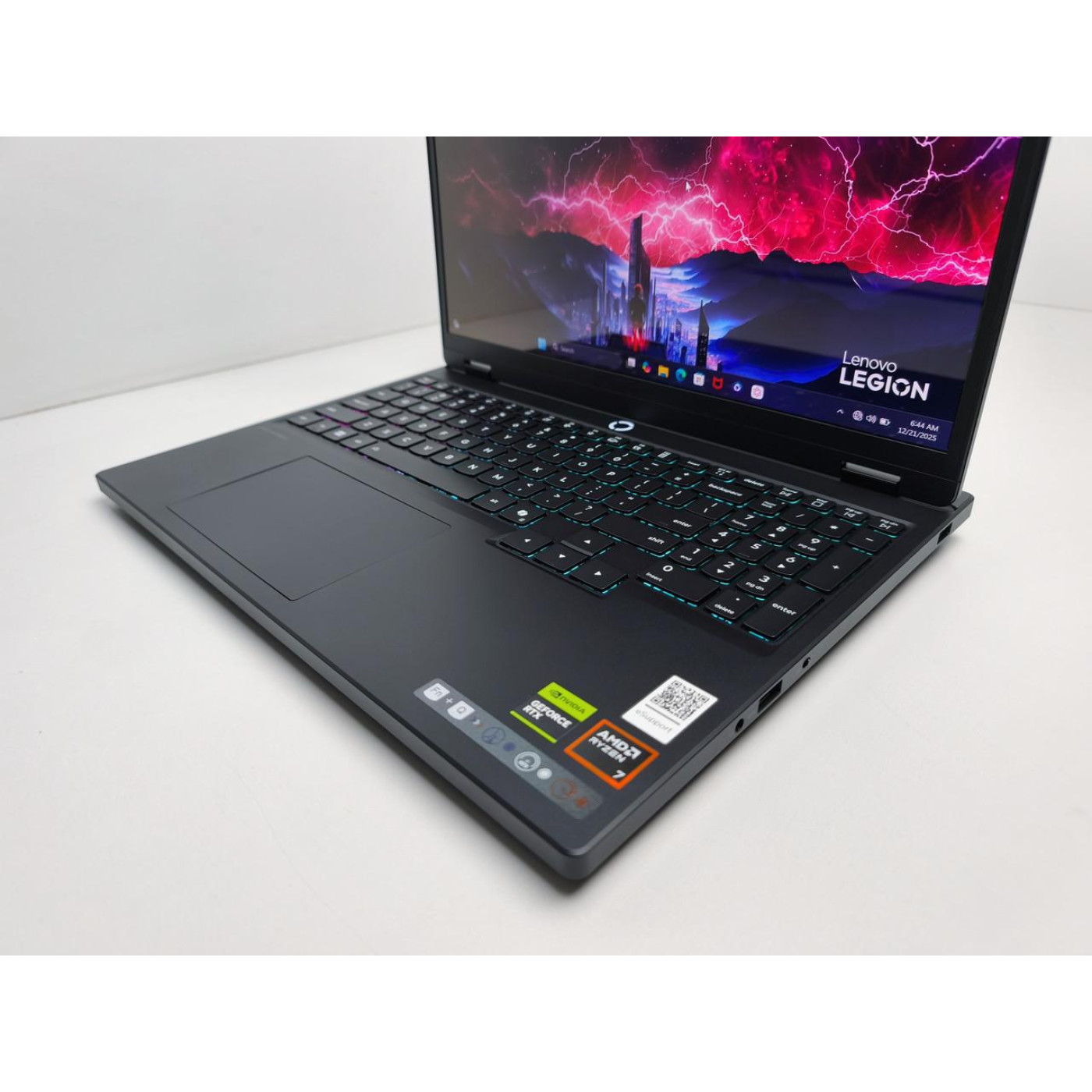 Ноутбук Lenovo 15.1 Legion 5 2K OLED 165Hz/Ryzen 7 260/16GB/512SSD/RTX 5060 8GB/DOS (83M00001US)