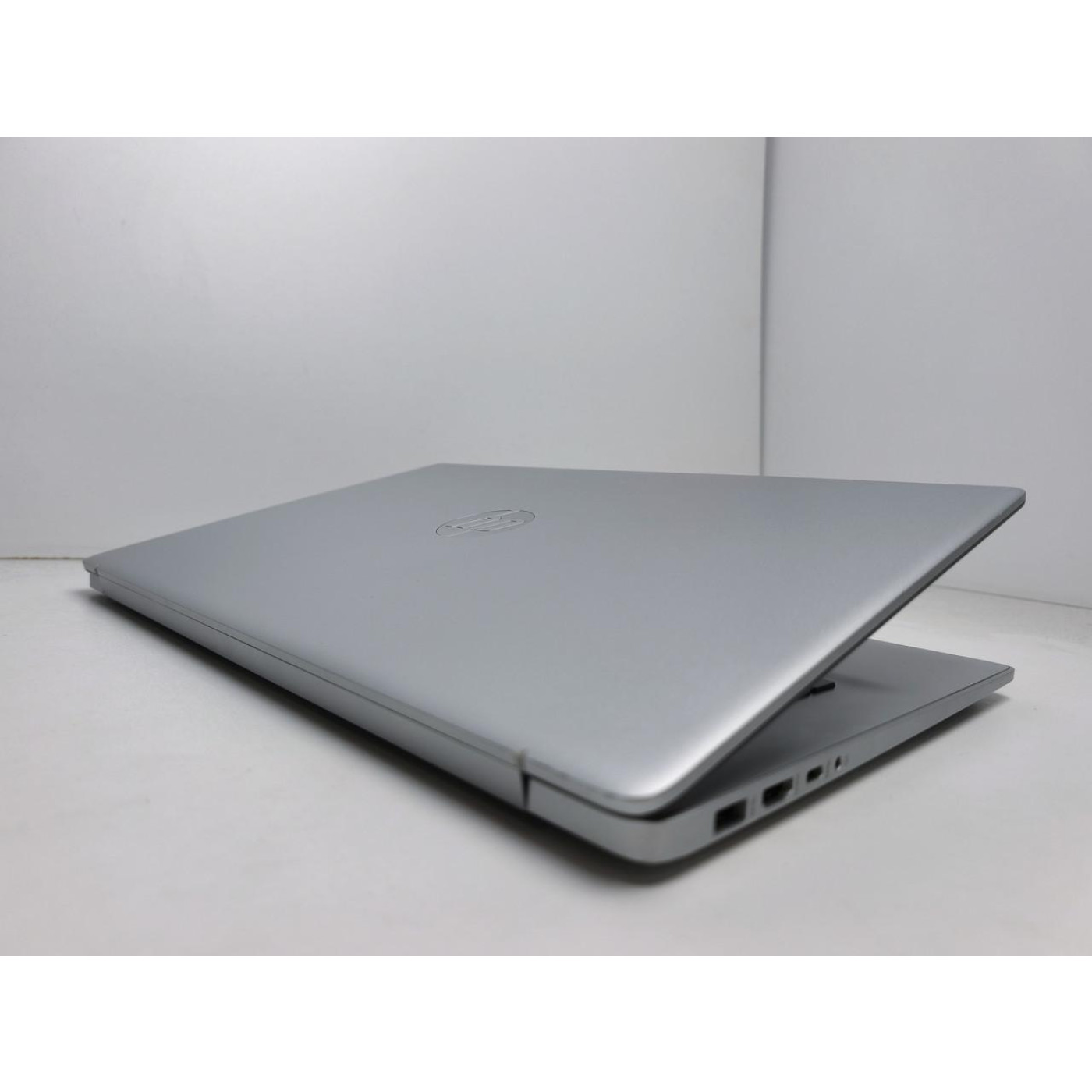 Ноутбук HP 17.3 17-cn3000 FHD IPS/Intel Core i5-1334U/8GB/512GB SSD/Intel Iris Xe Graphics/DOS/Natural Silver (13539) Б/в
