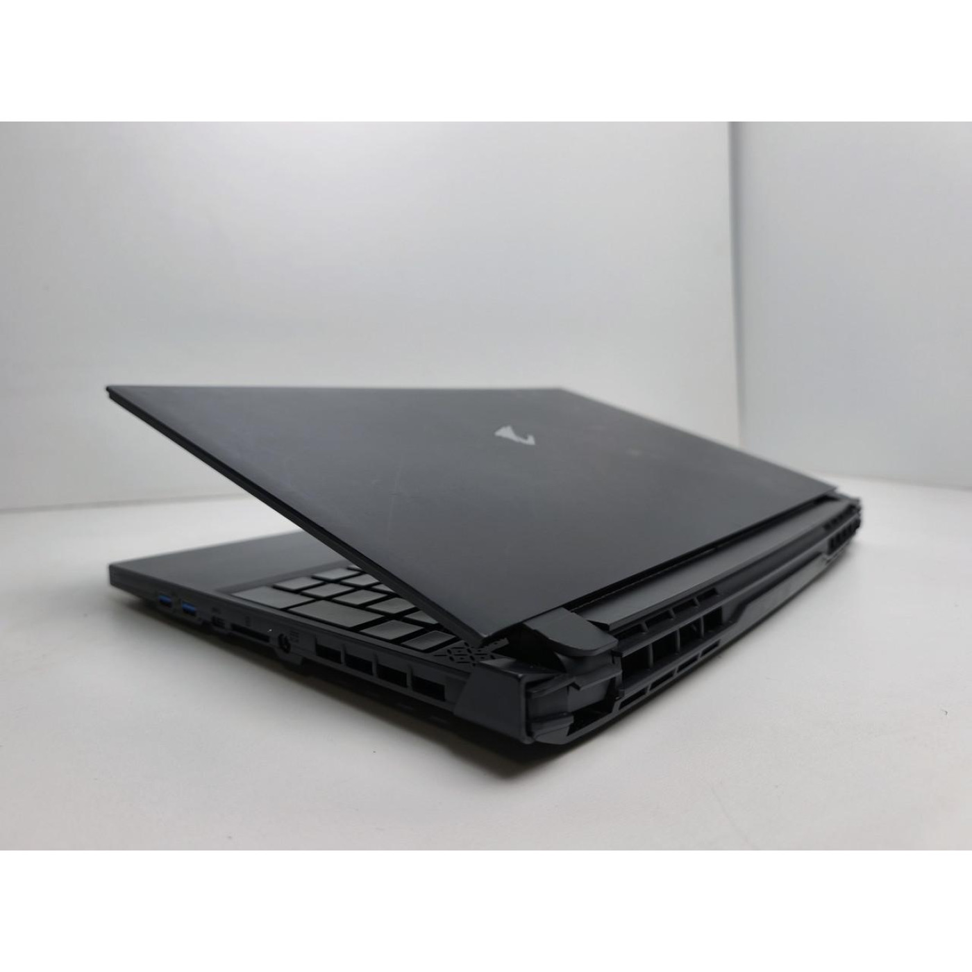 Ноутбук GIGABYTE 15.6 AORUS 15P / 15G FHD IPS 240Hz/Intel Core i7-11800H/16GB/1TB SSD/NVIDIA GeForce RTX 3070 8GB/DOS/Black (14383) Б/у