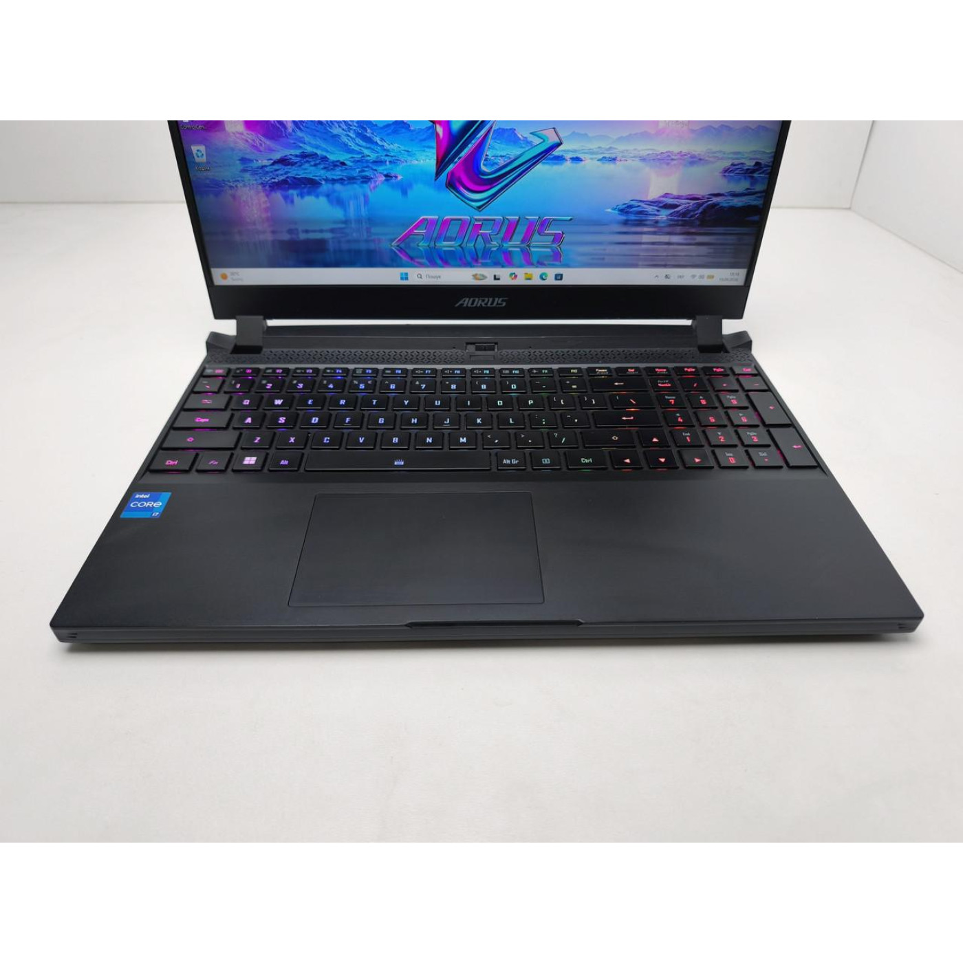 Ноутбук GIGABYTE 15.6 AORUS 15P / 15G FHD IPS 240Hz/Intel Core i7-11800H/16GB/1TB SSD/NVIDIA GeForce RTX 3070 8GB/DOS/Black (14383) Б/у