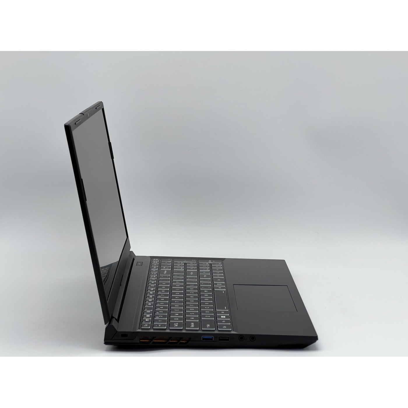 Ноутбук XPG XENIA 15G, i7-13700H, 16 GB, 960 GB, NVIDIA GeForce RTX 4070, 1920x1080, IPS (SH2604047) Б/в