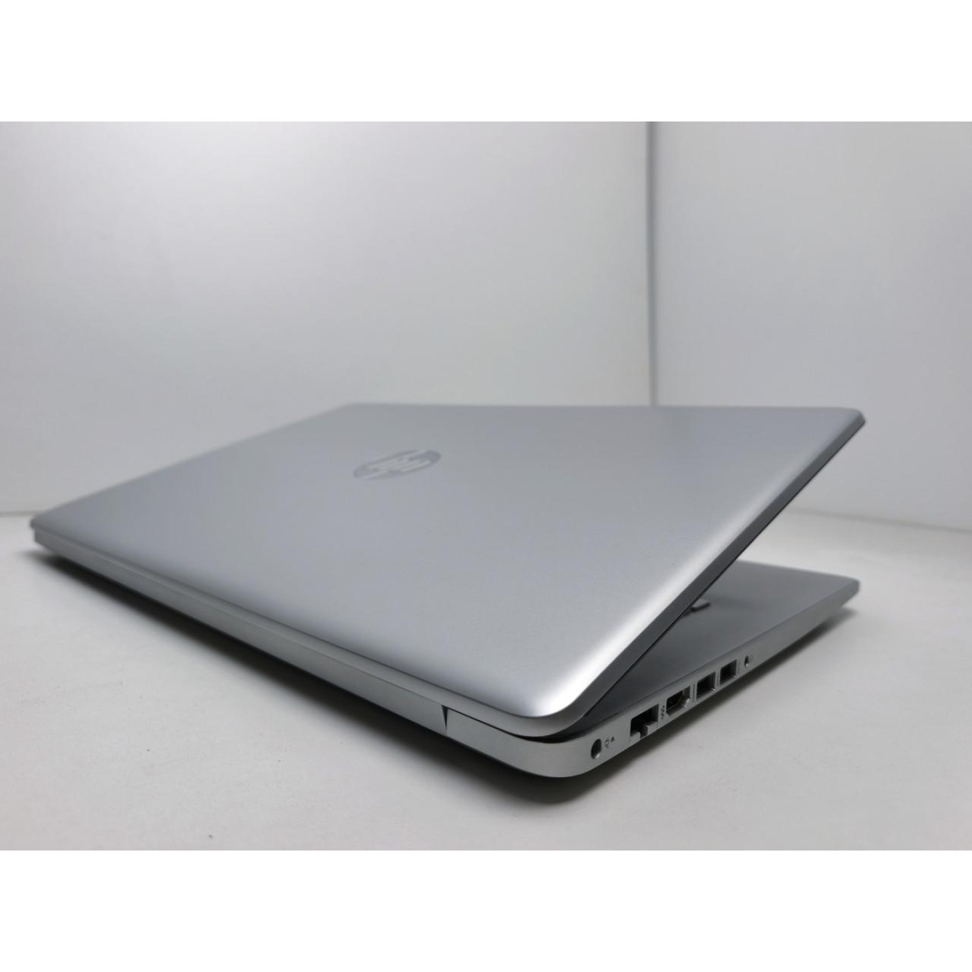Ноутбук HP 17.3 HD+/Intel Core i5-1135G7/8GB/256GB SSD/Intel Iris Xe Graphics/DOS/Natural Silver (13277) Б/в