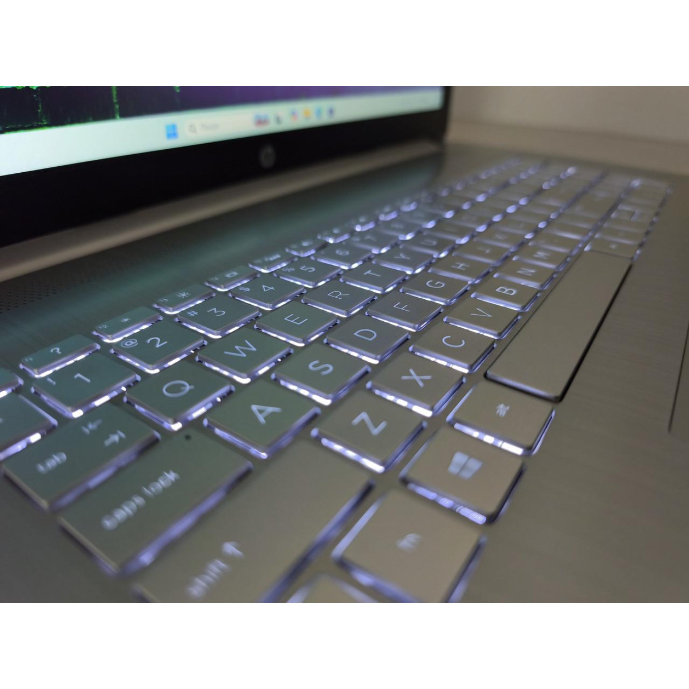 Ноутбук HP 17.3 HD+/Intel Core i5-1135G7/8GB/256GB SSD/Intel Iris Xe Graphics/DOS/Natural Silver (13277) Б/в