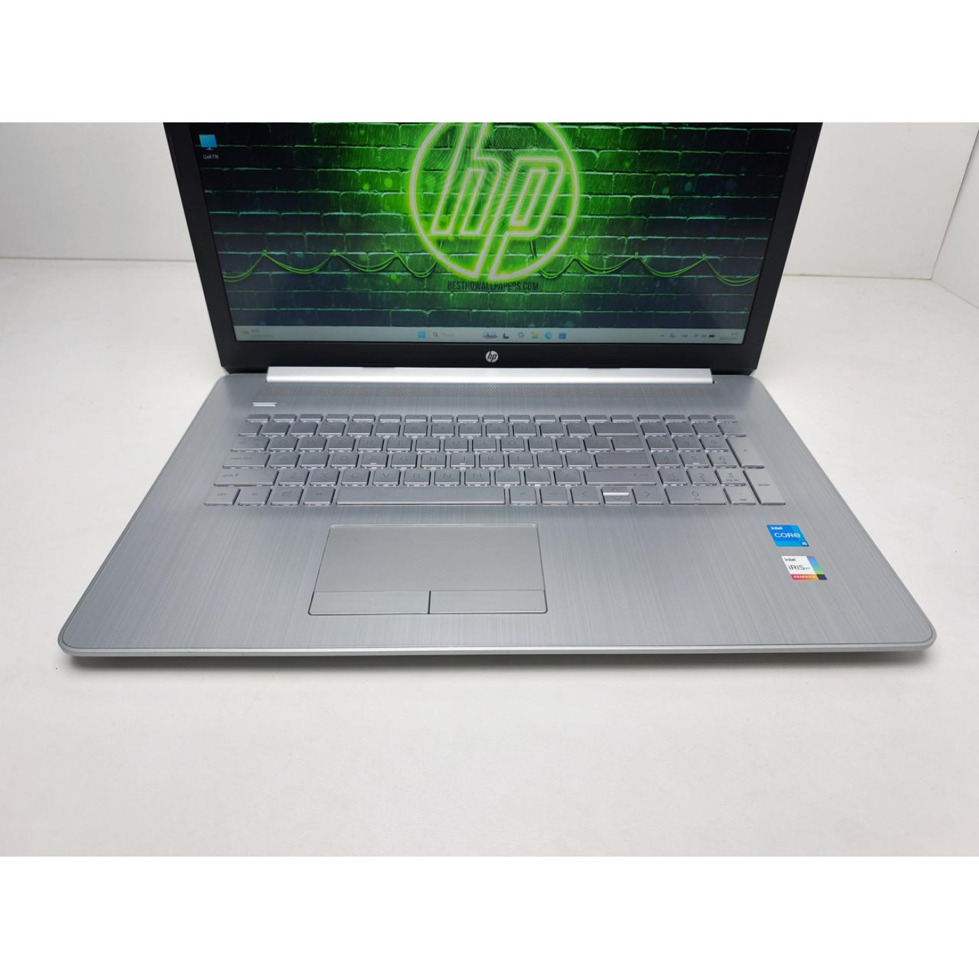 Ноутбук HP 17.3 HD+/Intel Core i5-1135G7/8GB/256GB SSD/Intel Iris Xe Graphics/DOS/Natural Silver (13277) Б/в