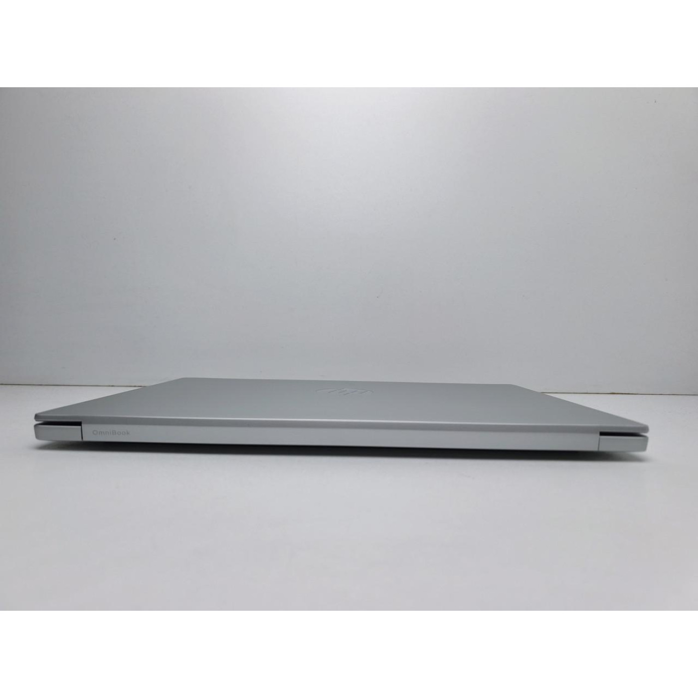 Ноутбук Hewlett Packard 16 HP OmniBook 5 FHD+ IPS/AMD Ryzen 5 8540U/8GB/512GB SSD/AMD Radeon 740M/DOS/Glacier Silver (14375) Б/в