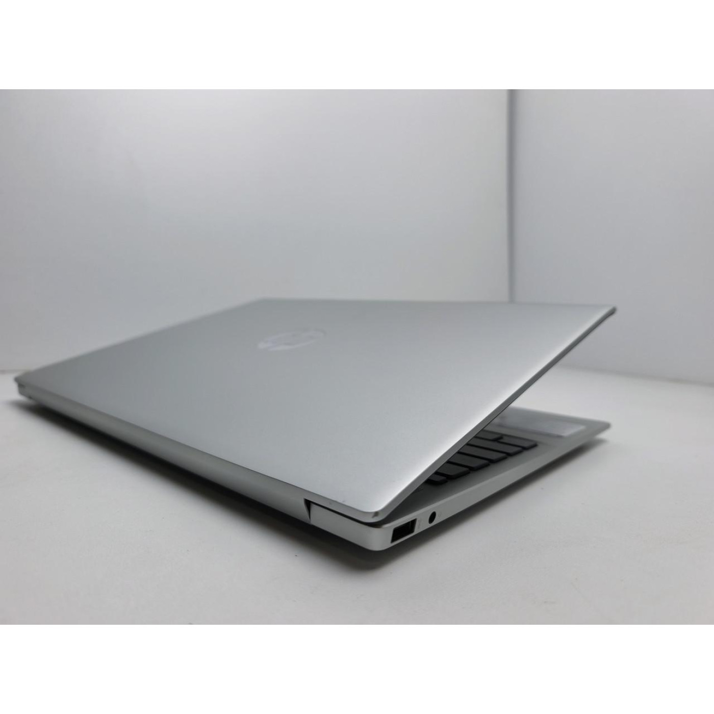 Ноутбук Hewlett Packard 16 HP OmniBook 5 FHD+ IPS/AMD Ryzen 5 8540U/8GB/512GB SSD/AMD Radeon 740M/DOS/Glacier Silver (14375) Б/в
