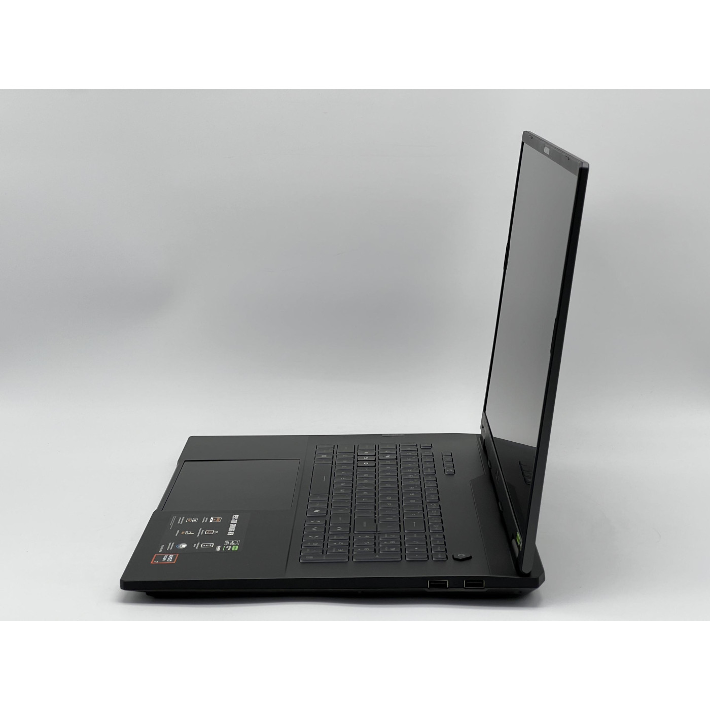 Ноутбук ASUS 18