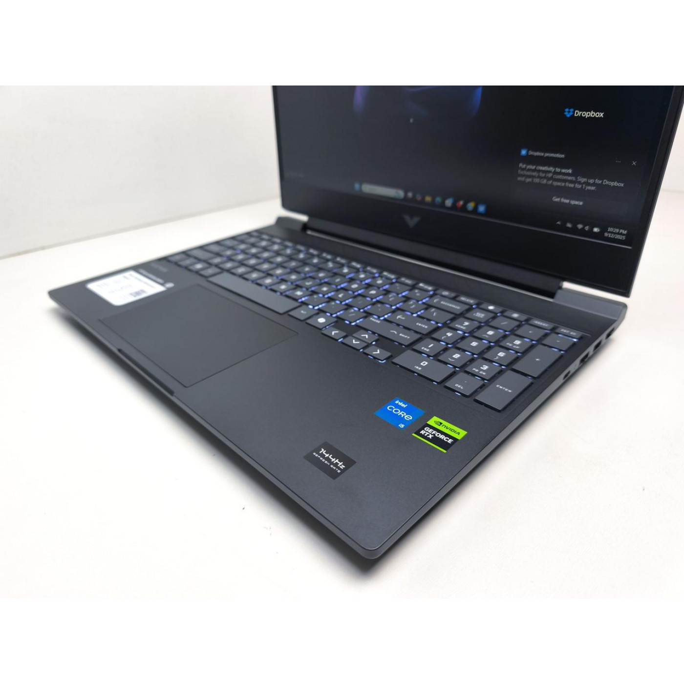 Ноутбук HP 15.6 Victus 15-fa2082wm FHD IPS 144Hz/Intel i5-13420H/16GB/512SSD/RTX 4050 6GB/NOGRAVING/W11H/Mica Silver (B5EQ3UA) U1