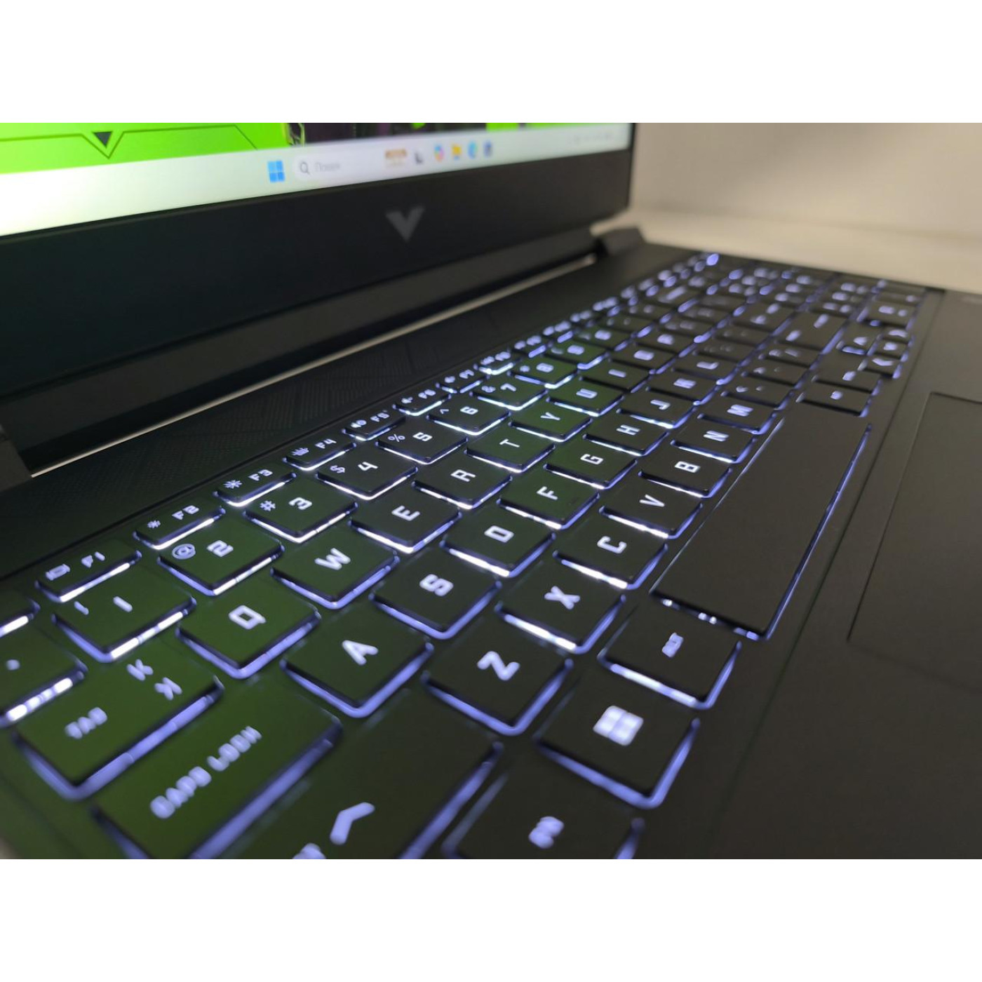 Ноутбук Hewlett Packard 15.6 HP Victus FHD IPS 144Hz/Intel Core i7-12700H/16GB/512GB SSD/NVIDIA GeForce RTX 3050 Ti 4GB/DOS/Mica Silver (14457) Б/у