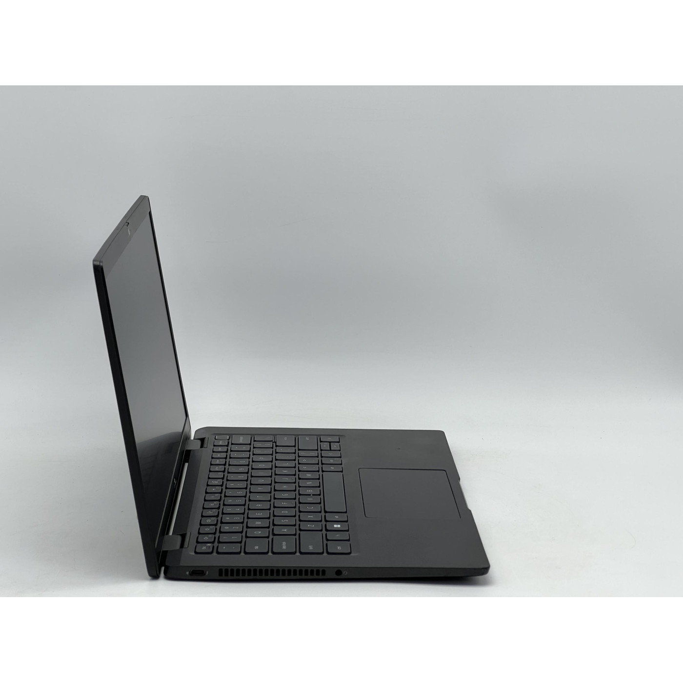 Ноутбук Dell 14 Latitude 7430 FHD IPS/Intel Core i7-1265U/16GB/240GB SSD/Intel Iris Xe Graphics/DOS/Black (SH2607994) Б/у