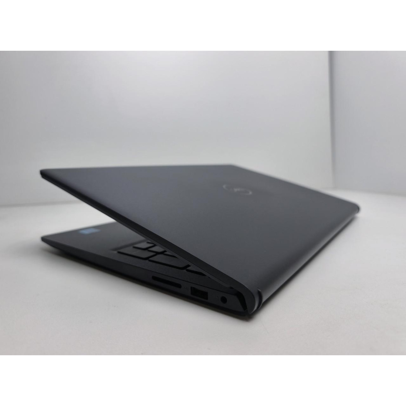 Ноутбук Dell 15.6 Inspiron 3520 FHD IPS/Intel Core i3-1215U/8GB/512GB SSD/Intel UHD Graphics/DOS/Carbon Black (14315) Б/у