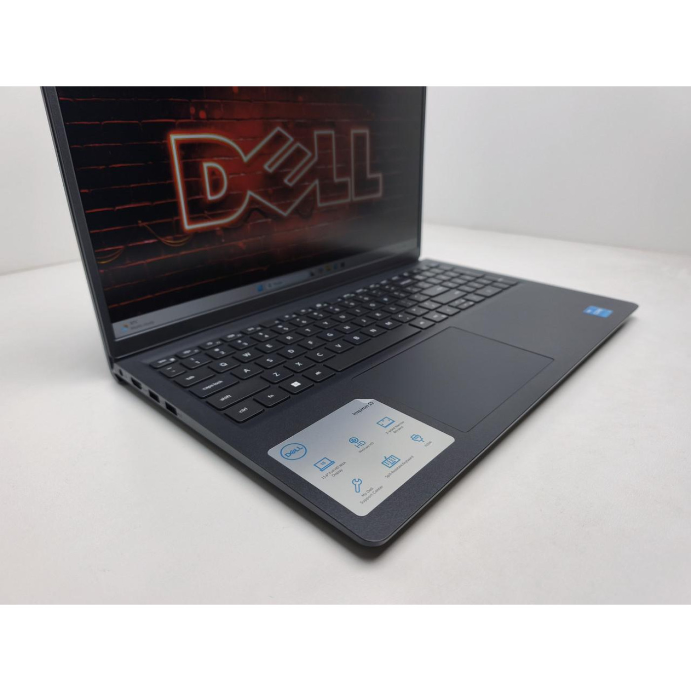 Ноутбук Dell 15.6 Inspiron 3520 FHD IPS/Intel Core i3-1215U/8GB/512GB SSD/Intel UHD Graphics/DOS/Carbon Black (14315) Б/у